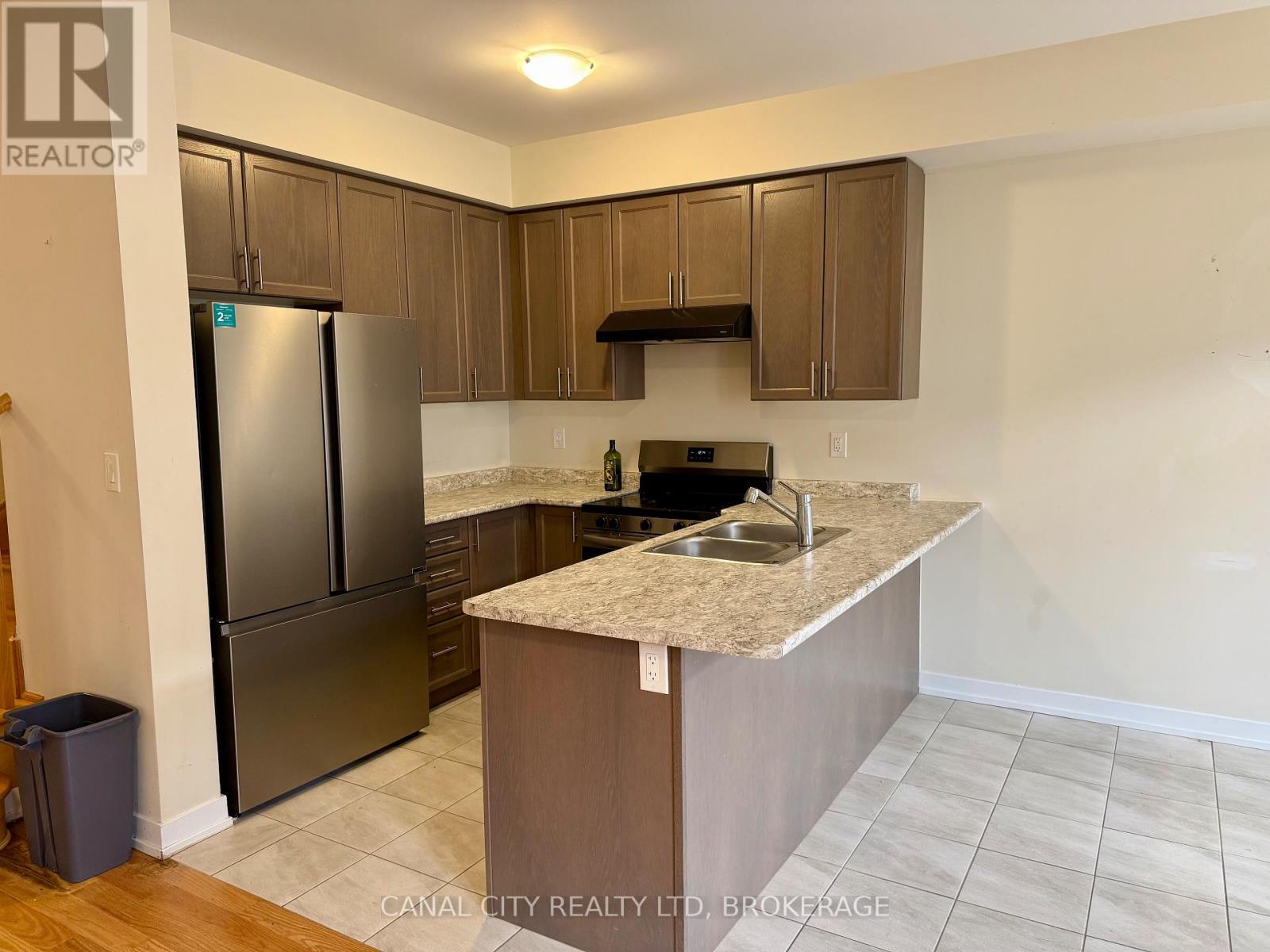 6 Lavender Road, Thorold, Ontario  L3B 5N5 - Photo 6 - X12543950