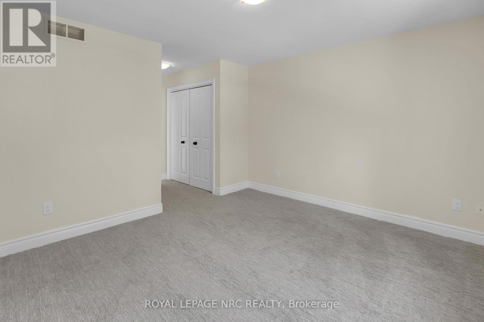 56 Queens Circle, Fort Erie, Ontario  L0S 1B0 - Photo 22 - X12544054