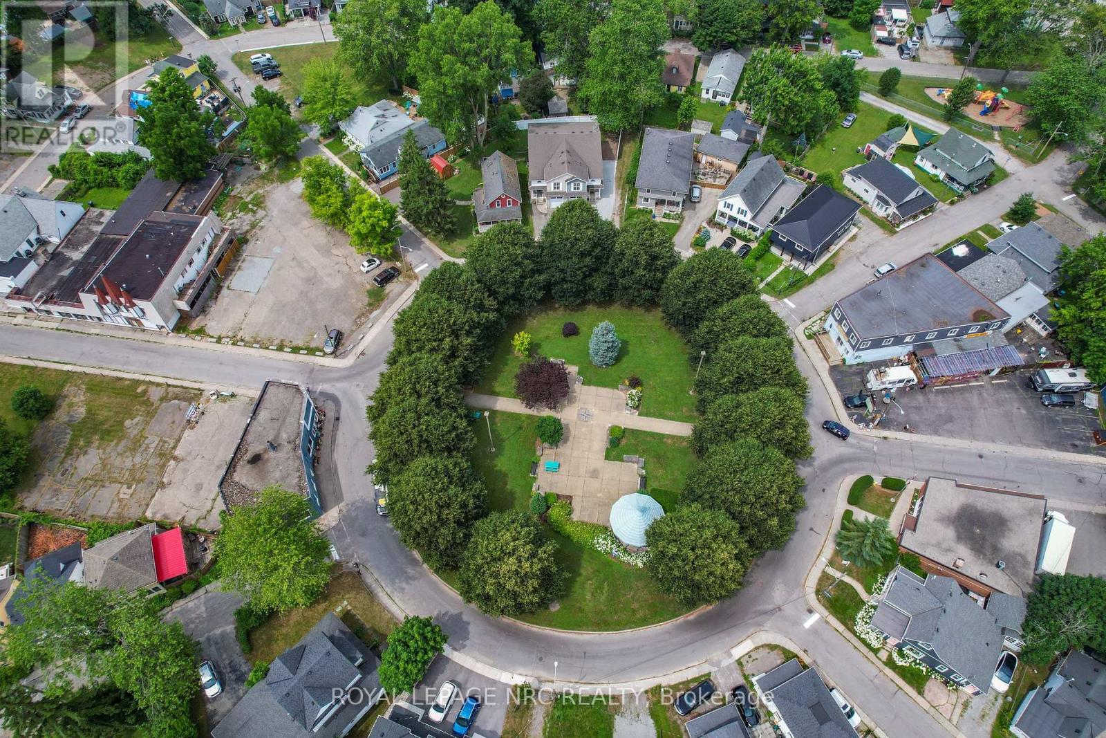 56 Queens Circle, Fort Erie, Ontario  L0S 1B0 - Photo 29 - X12544054