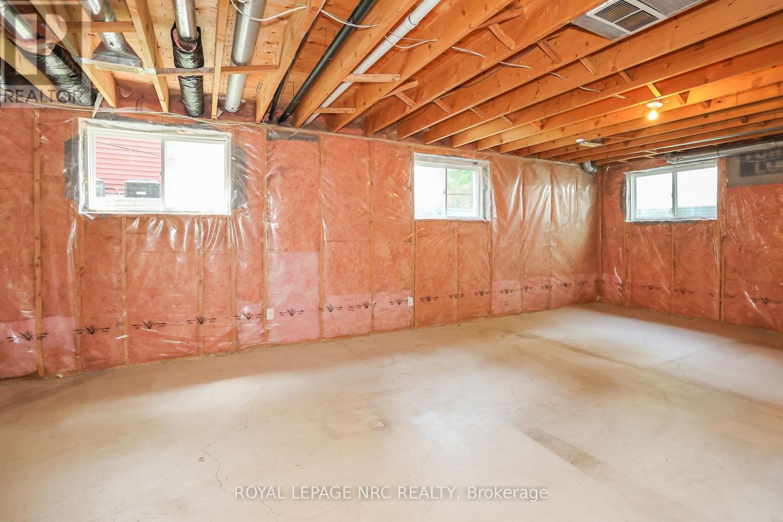 56 Queens Circle, Fort Erie, Ontario  L0S 1B0 - Photo 32 - X12544054