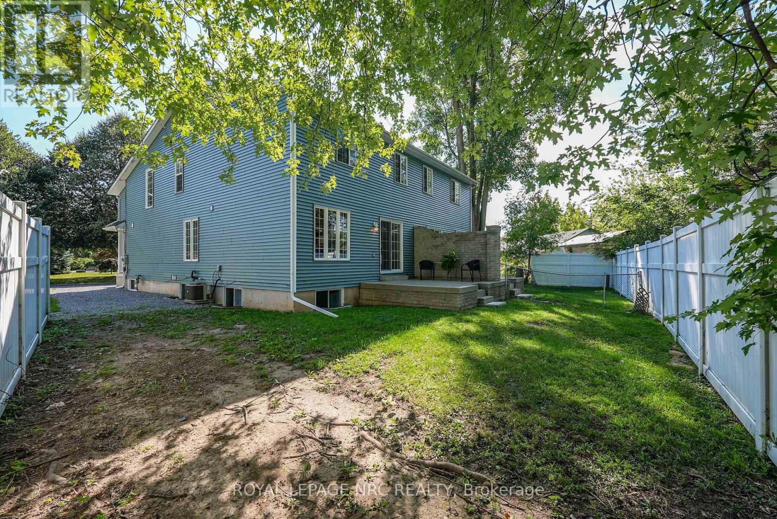 58 Queens Circle, Fort Erie, Ontario  L0S 1B0 - Photo 37 - X12544064