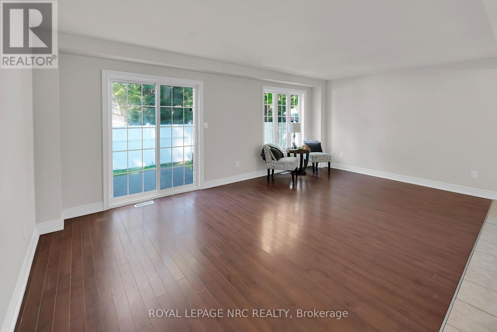 58 Queens Circle, Fort Erie, Ontario  L0S 1B0 - Photo 7 - X12544064