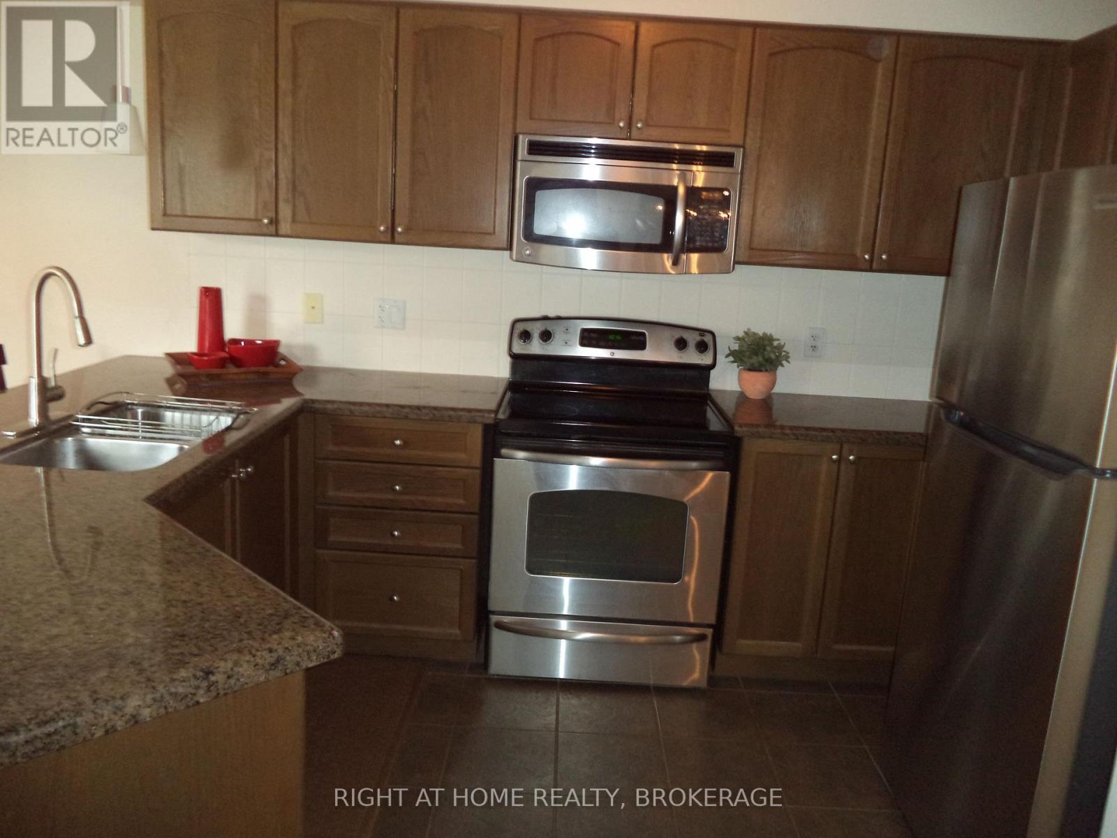 11 Colonel Lyall Street, St. Catharines, Ontario  L2P 0B1 - Photo 20 - X12544336