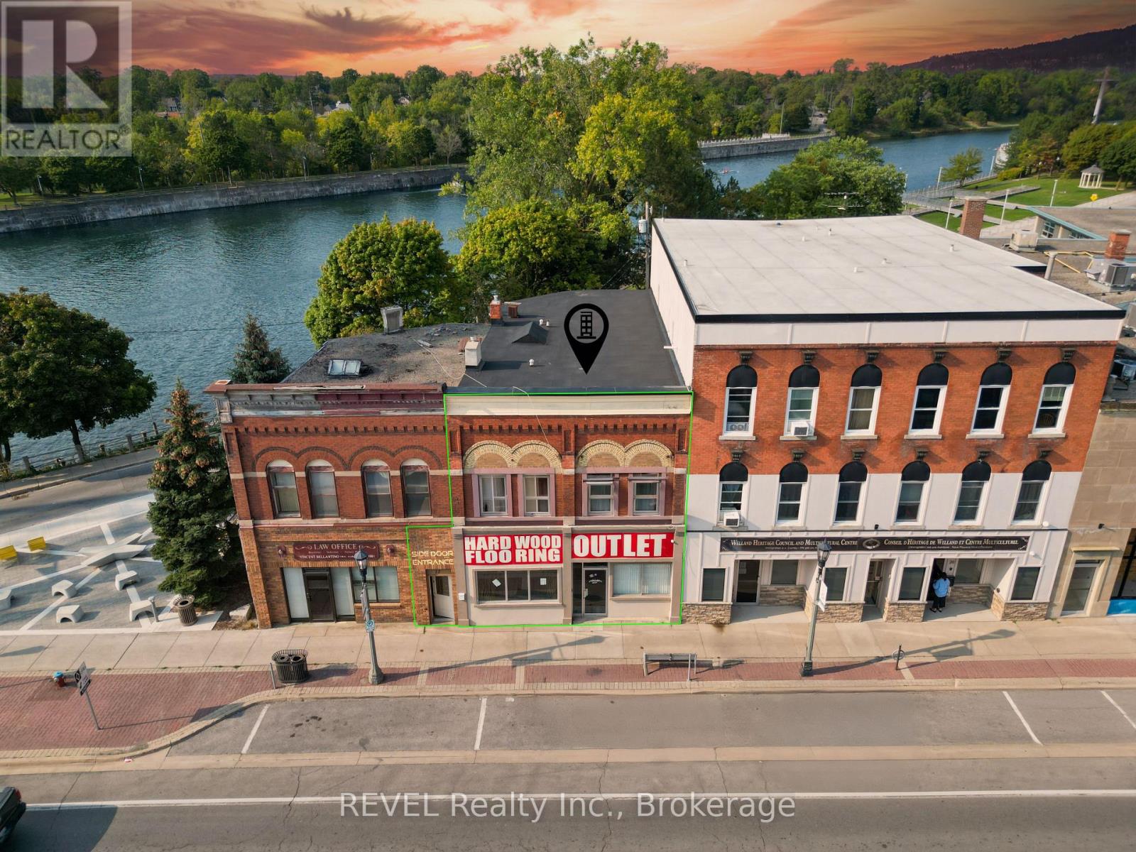 12 East Main Street, Welland, Ontario  L3B 3W3 - Photo 2 - X12544714