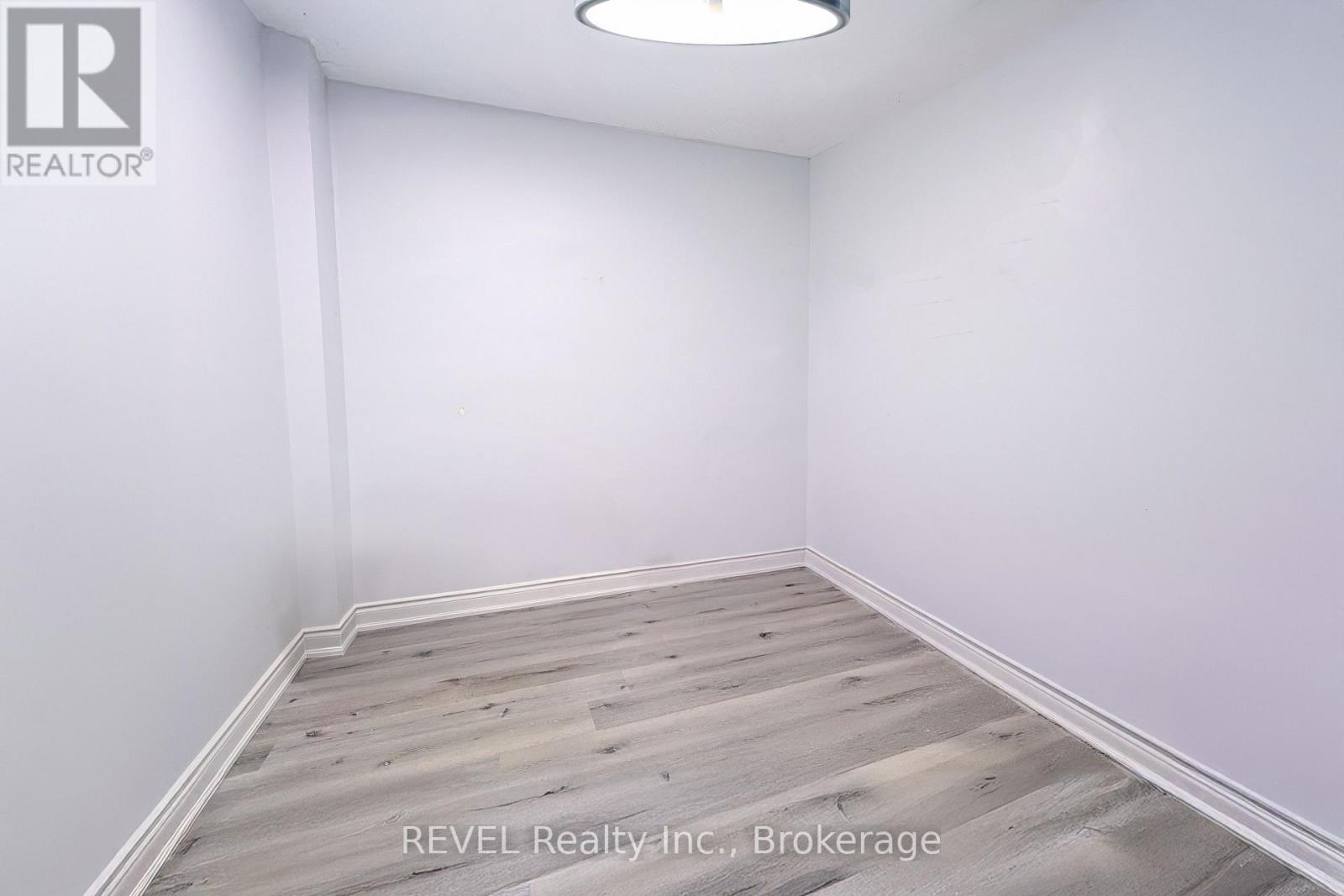 12 East Main Street, Welland, Ontario  L3B 3W3 - Photo 8 - X12544714