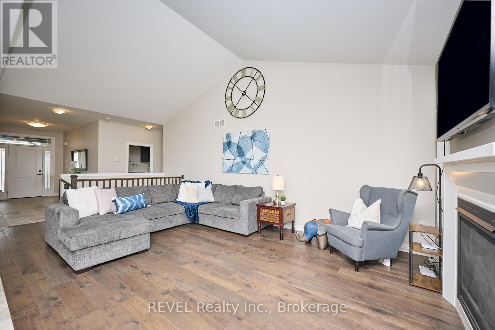 5 Cinnamon Street, Thorold, Ontario  L2V 0H5 - Photo 8 - X12544850