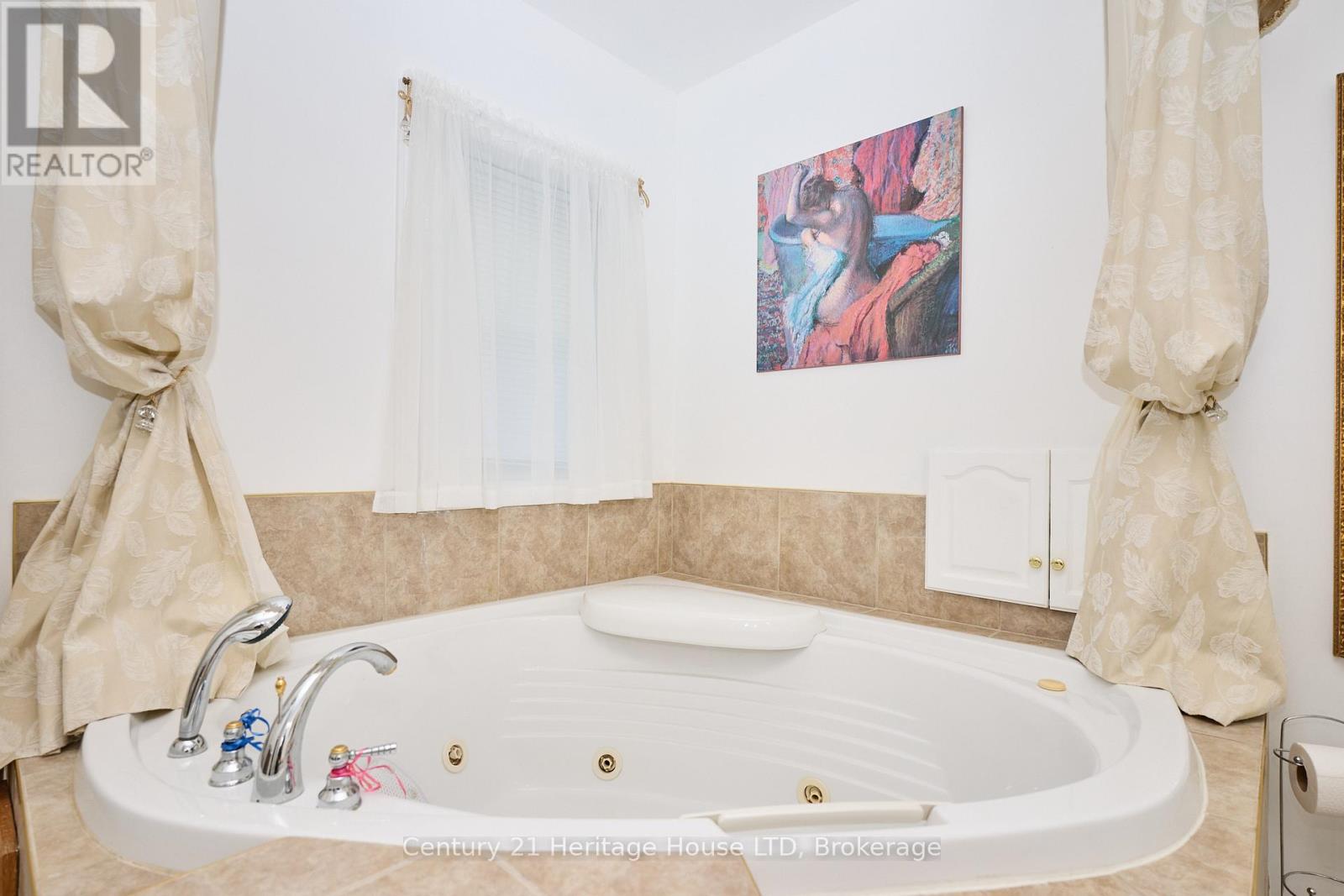 662 Lakeshore Road, Fort Erie, Ontario  L2A 1B9 - Photo 28 - X12545772