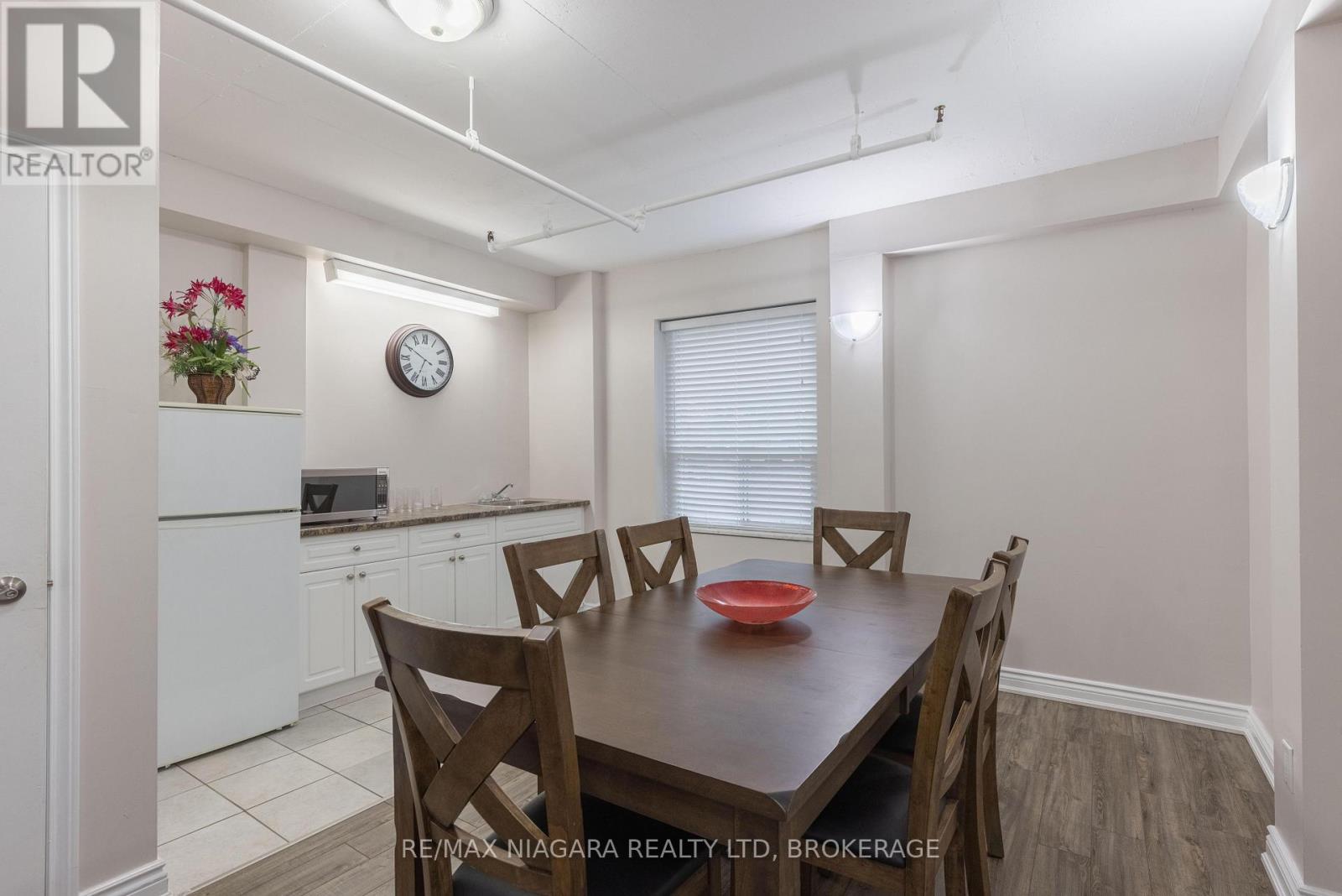 209 - 6390 Huggins Street, Niagara Falls, Ontario  L2J 1H1 - Photo 18 - X12545836