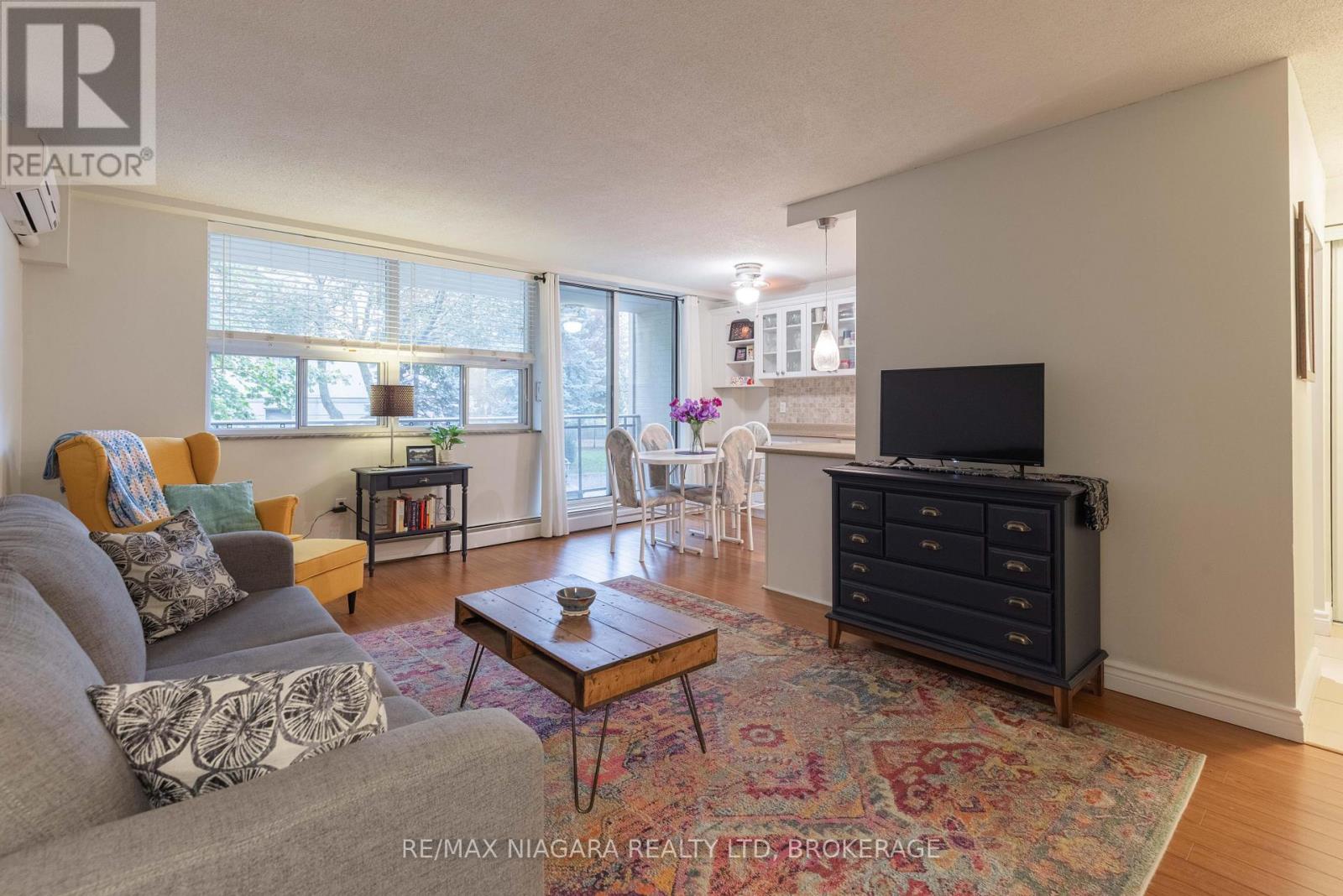 209 - 6390 Huggins Street, Niagara Falls, Ontario  L2J 1H1 - Photo 5 - X12545836