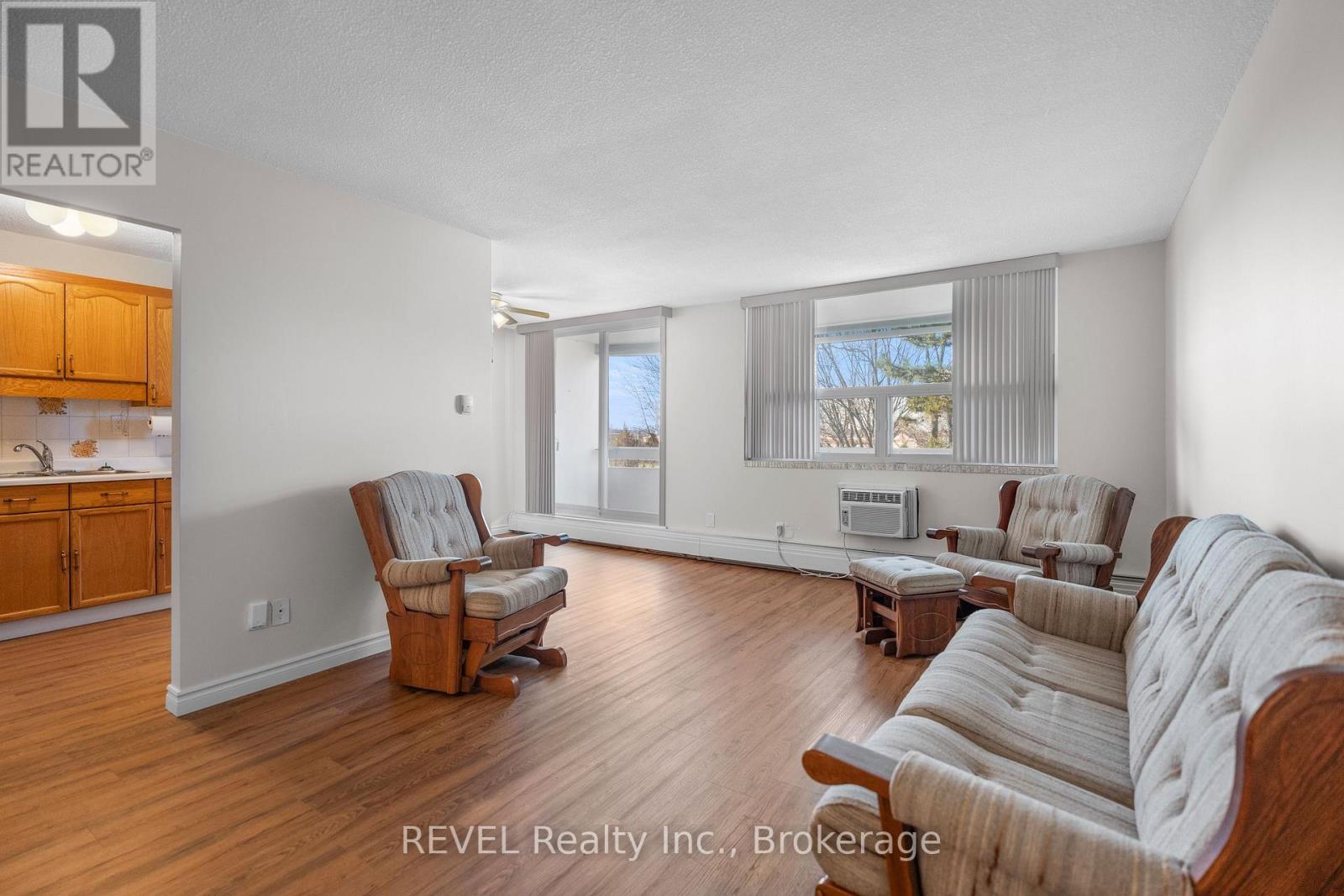 411 - 365 Geneva Street, St. Catharines, Ontario  L2N 5S7 - Photo 5 - X12546372