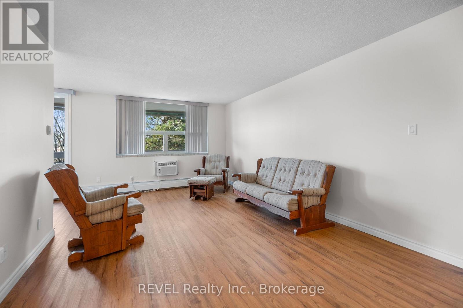 411 - 365 Geneva Street, St. Catharines, Ontario  L2N 5S7 - Photo 6 - X12546372