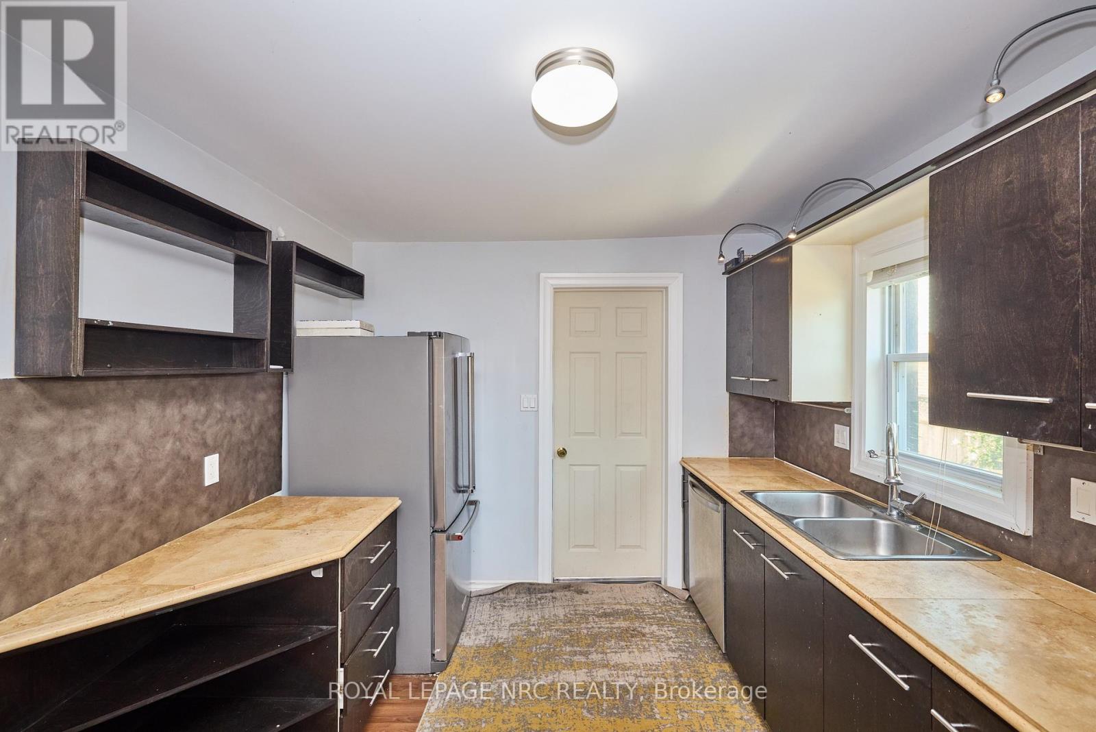 557 Geneva Street, St. Catharines, Ontario  L2N 2J1 - Photo 15 - X12547068