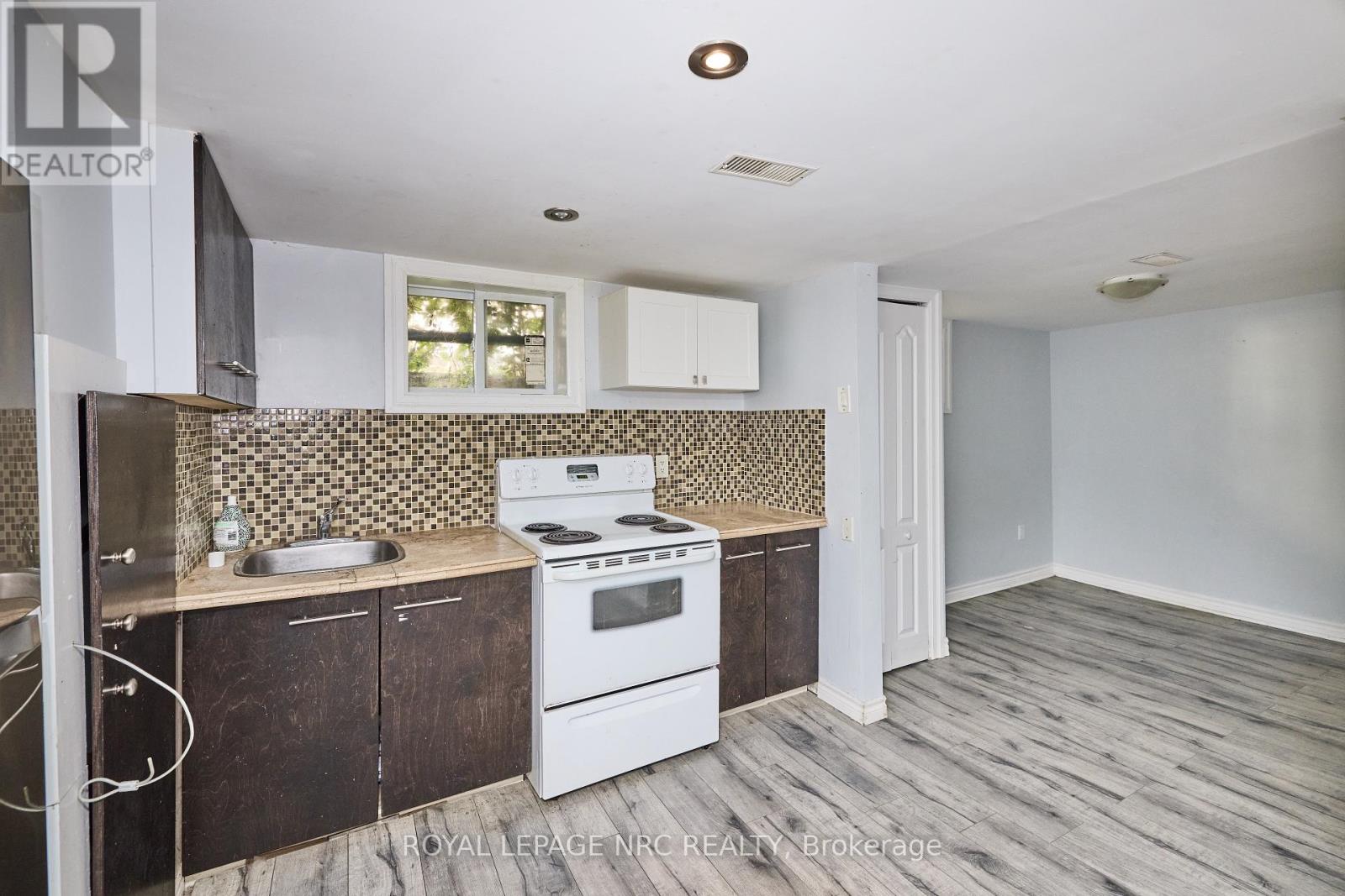 557 Geneva Street, St. Catharines, Ontario  L2N 2J1 - Photo 38 - X12547068