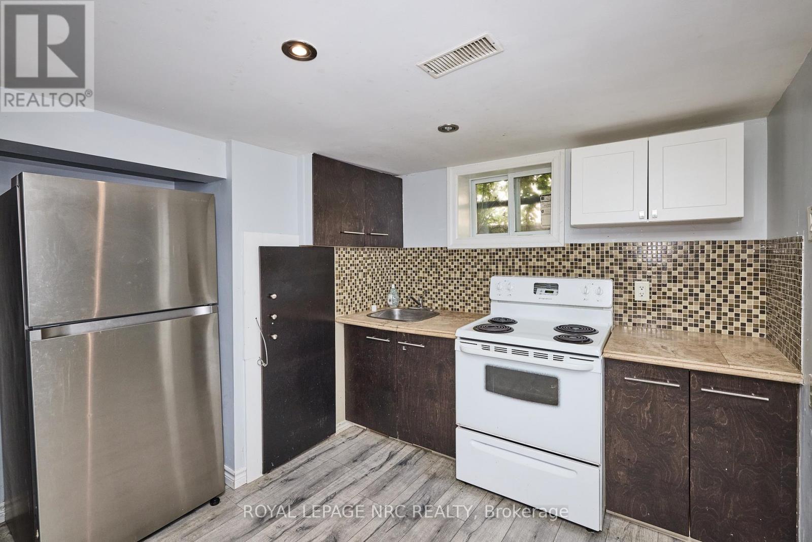 557 Geneva Street, St. Catharines, Ontario  L2N 2J1 - Photo 39 - X12547068