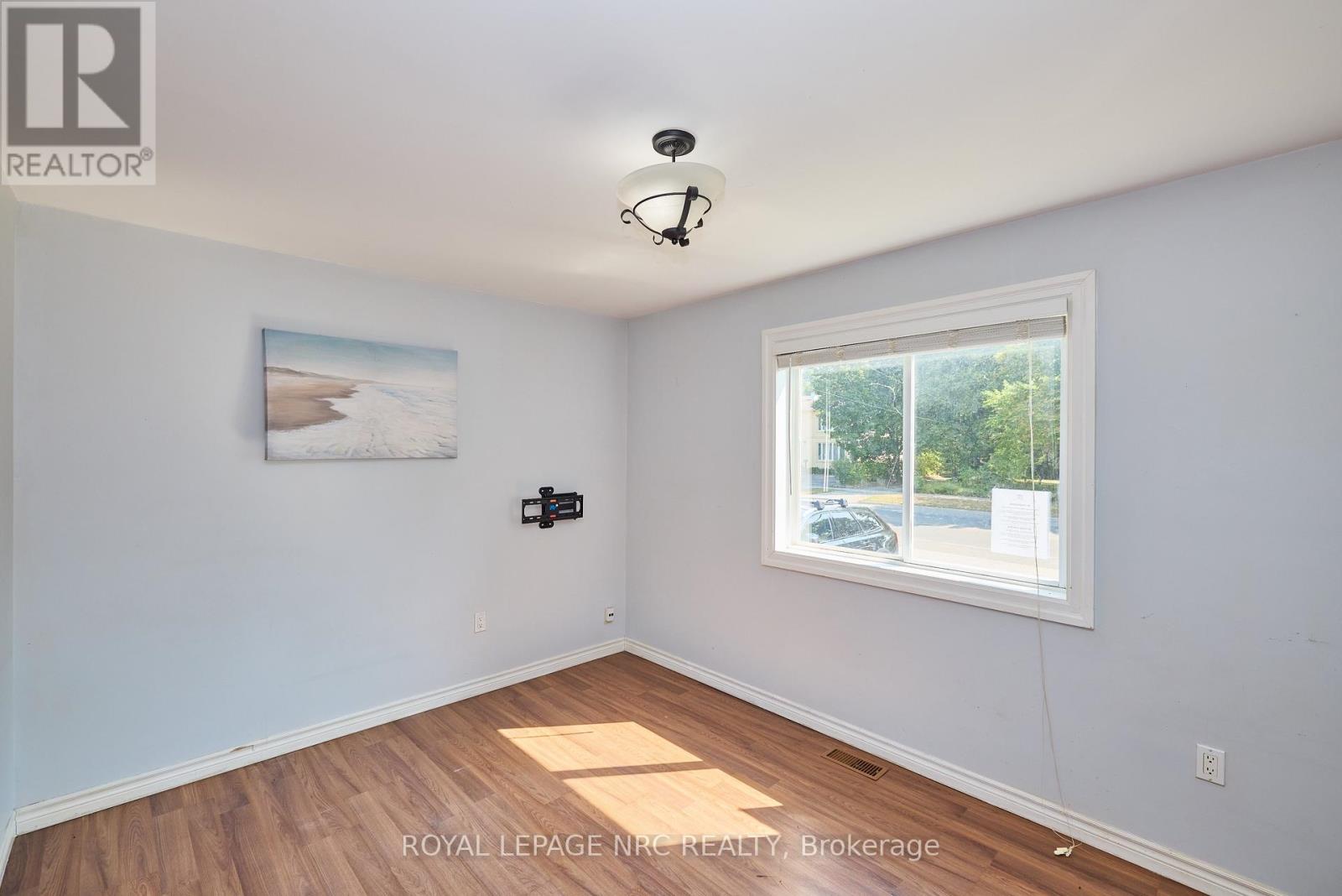 557 Geneva Street, St. Catharines, Ontario  L2N 2J1 - Photo 6 - X12547068