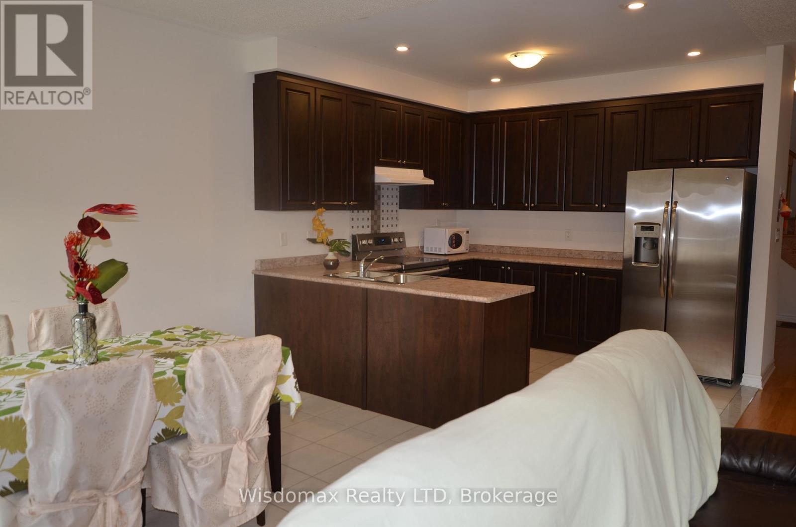 29 Palace Street, Thorold, Ontario  L2V 0J7 - Photo 11 - X12547826