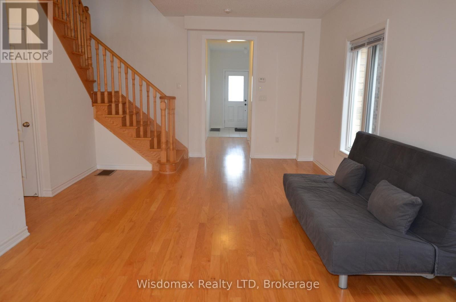 29 Palace Street, Thorold, Ontario  L2V 0J7 - Photo 5 - X12547826