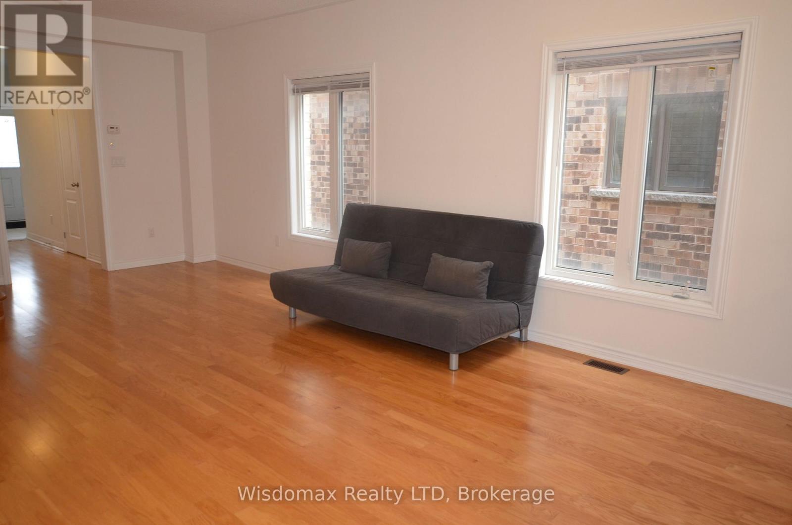 29 Palace Street, Thorold, Ontario  L2V 0J7 - Photo 6 - X12547826