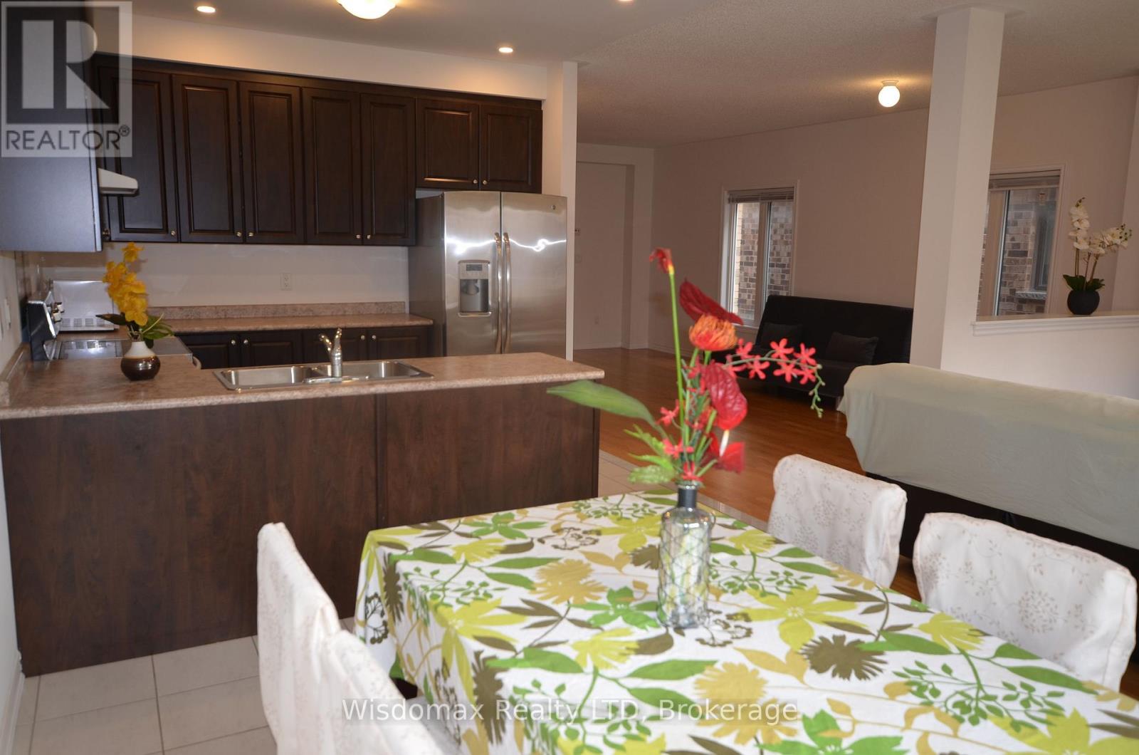 29 Palace Street, Thorold, Ontario  L2V 0J7 - Photo 9 - X12547826