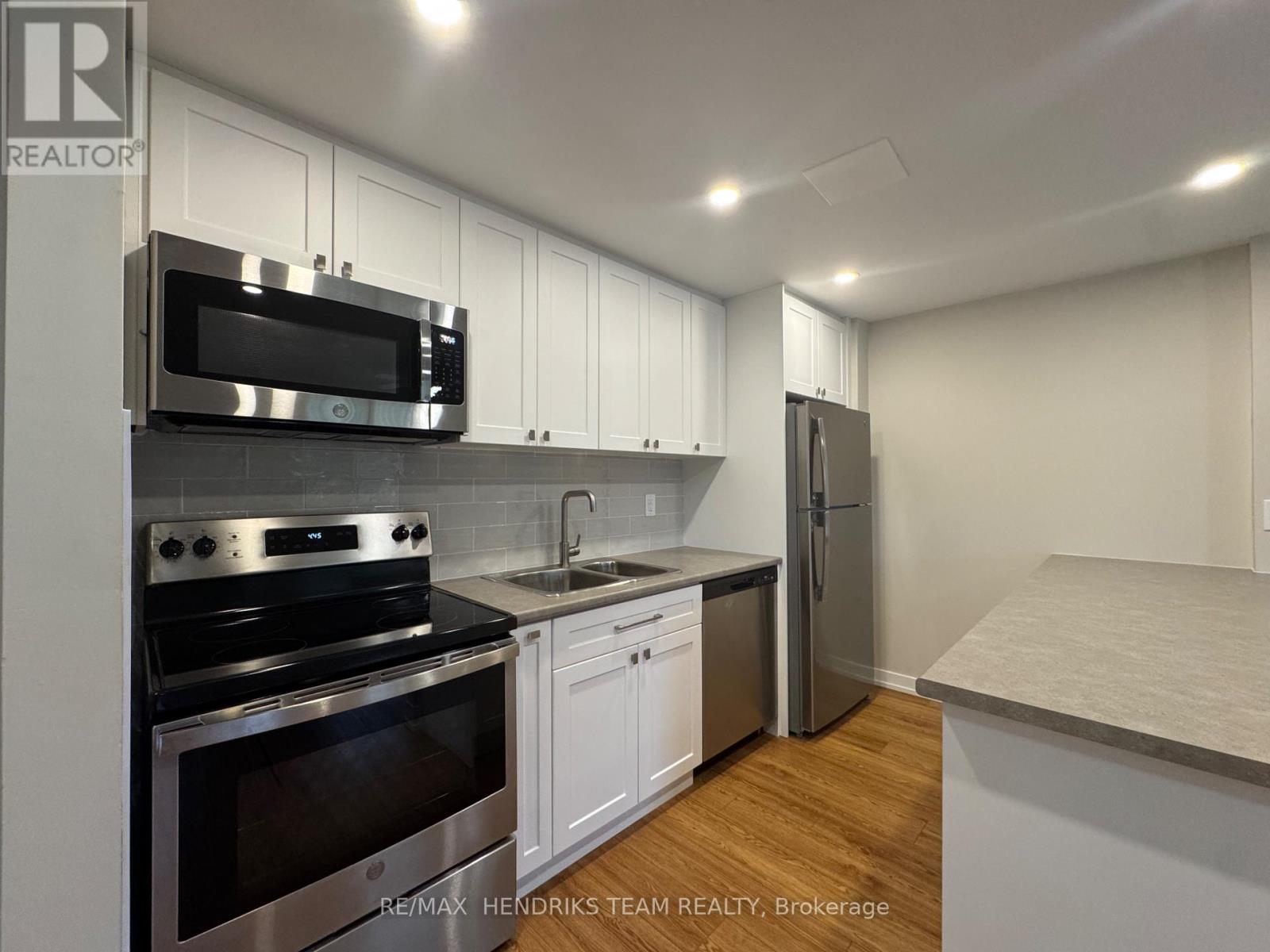 87-413 - 97 Rockwood Avenue, St. Catharines, Ontario  L2P 3P2 - Photo 5 - X12548080