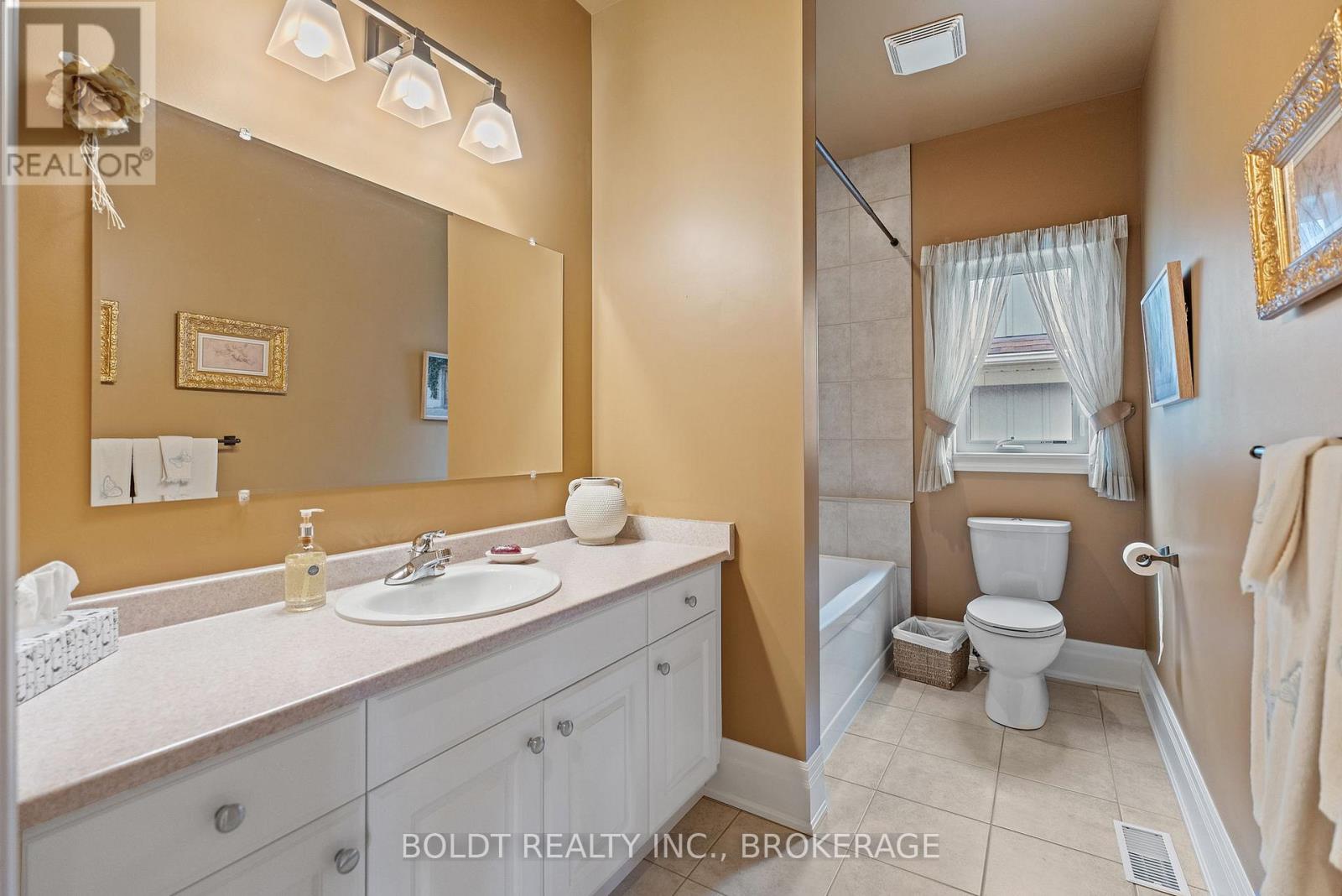 19 Red Haven Drive, Niagara-On-The-Lake, Ontario  L0S 1J0 - Photo 22 - X12549076