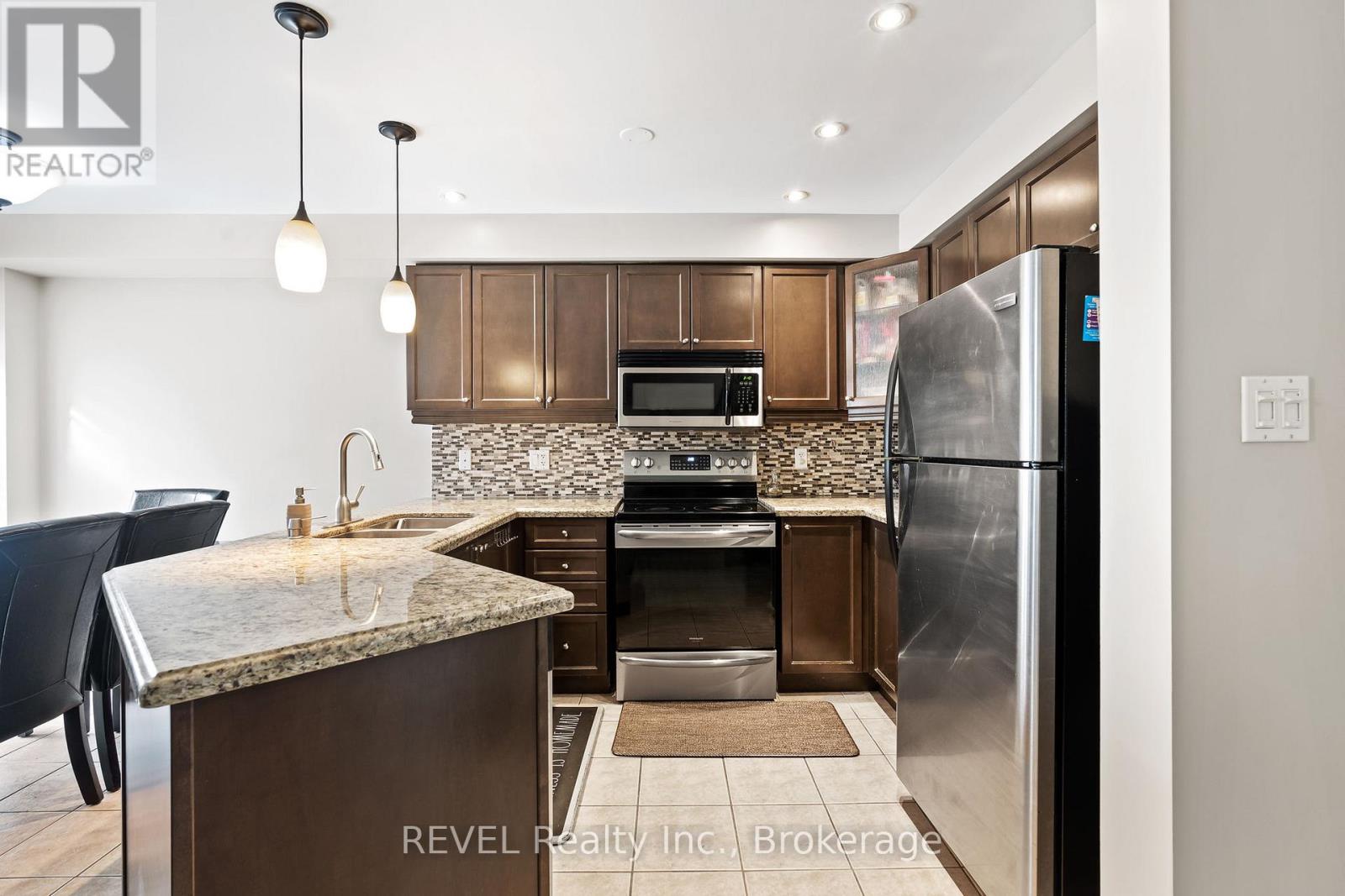 25 Colonel Lyall Street, St. Catharines, Ontario  L2P 0B3 - Photo 11 - X12549150