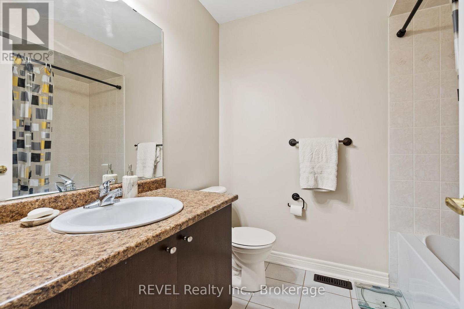 25 Colonel Lyall Street, St. Catharines, Ontario  L2P 0B3 - Photo 21 - X12549150