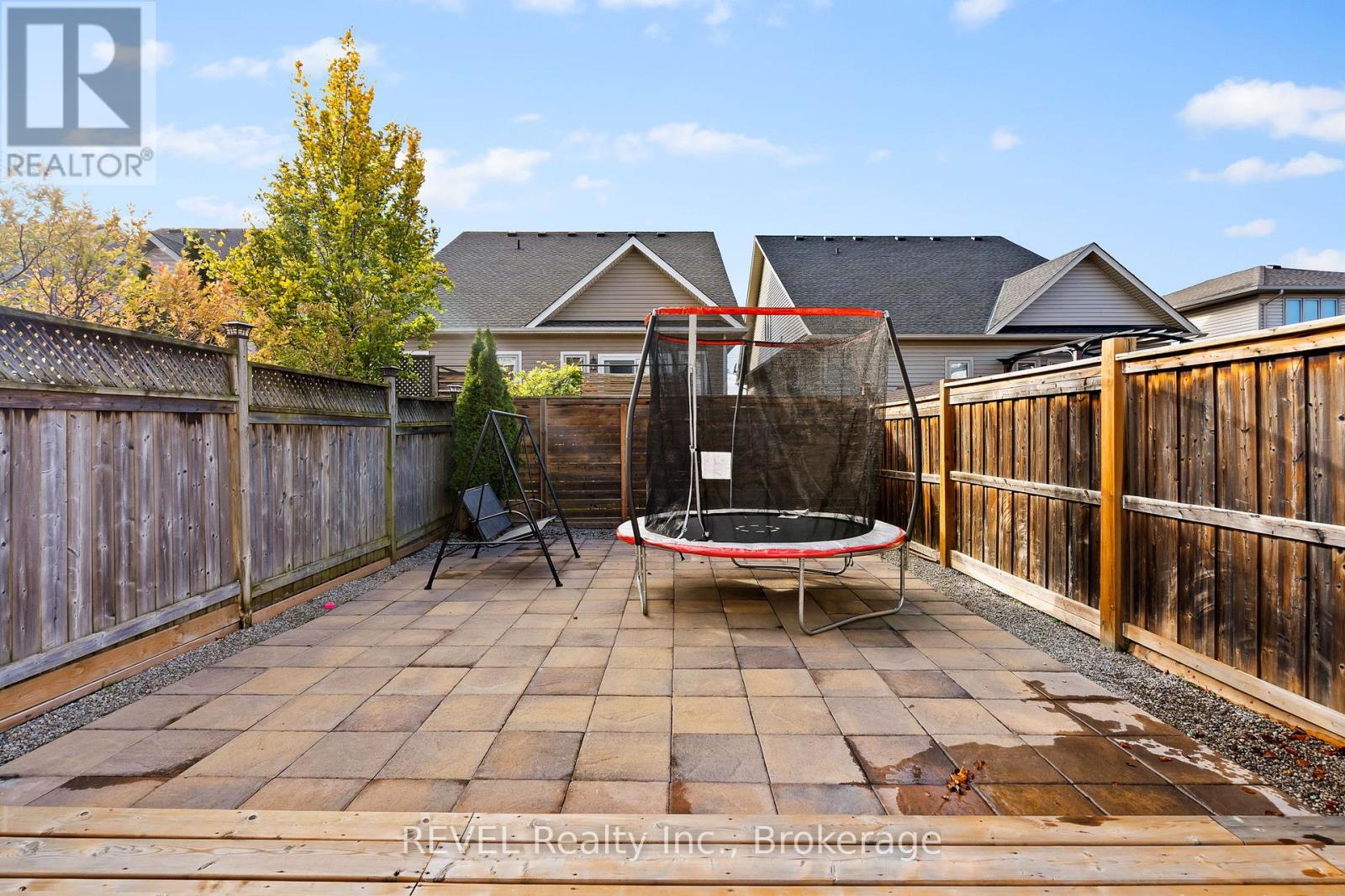 25 Colonel Lyall Street, St. Catharines, Ontario  L2P 0B3 - Photo 32 - X12549150