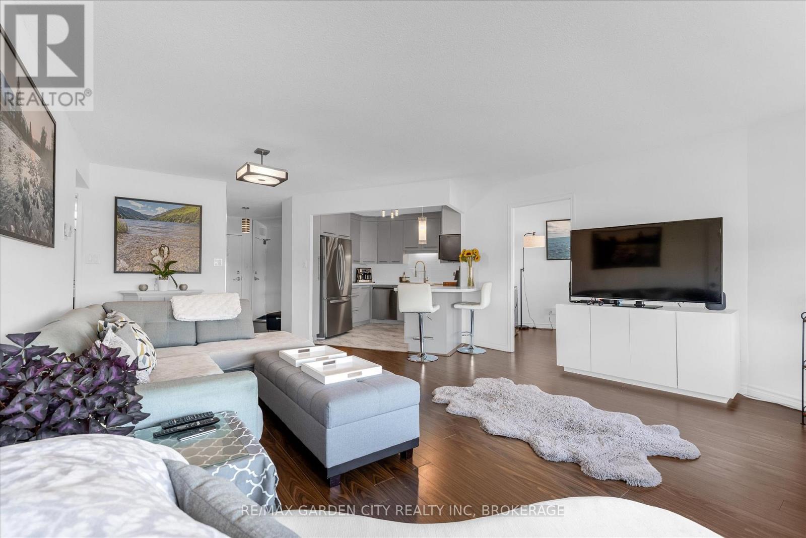 1111 - 7 Gale Crescent, St. Catharines, Ontario  L2R 7M8 - Photo 7 - X12551542