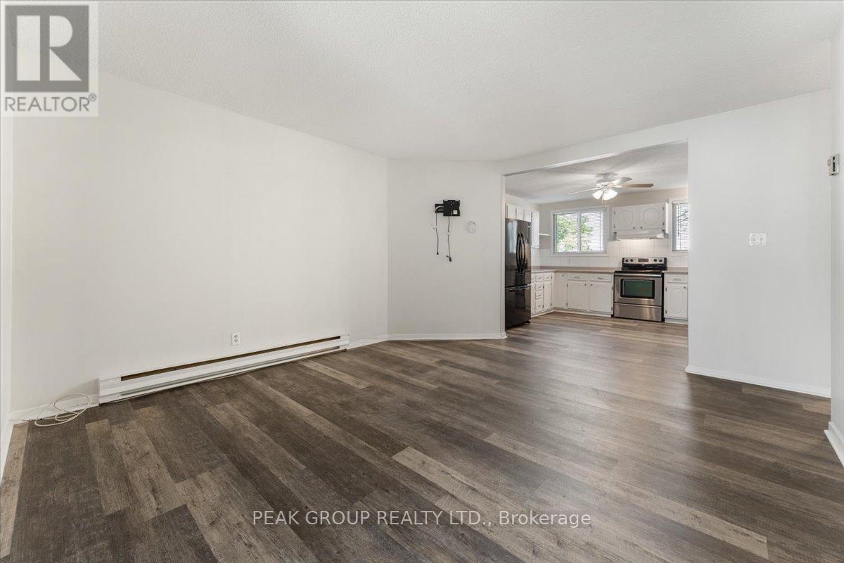 Apartment 2 - 4386 Drummond Road, Niagara Falls, Ontario  L2E 6C3 - Photo 11 - X12552270