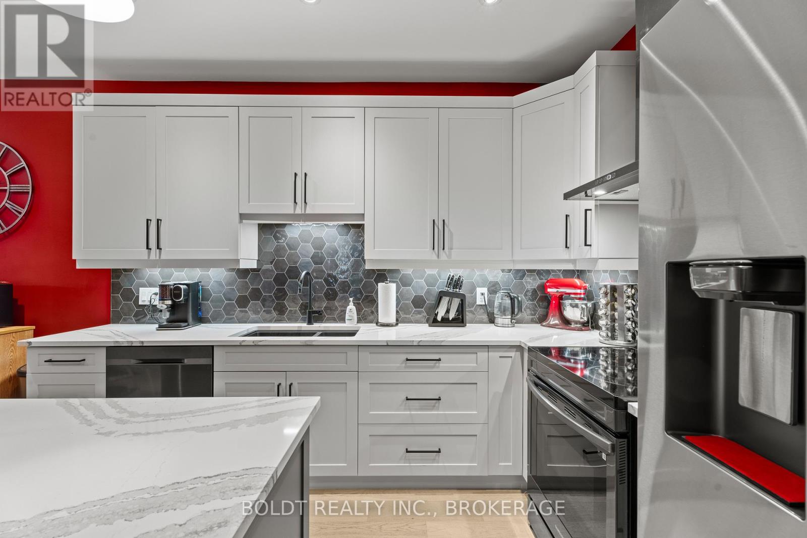 1074b Vansickle Road N, St. Catharines, Ontario  L2S 2X3 - Photo 13 - X12552460