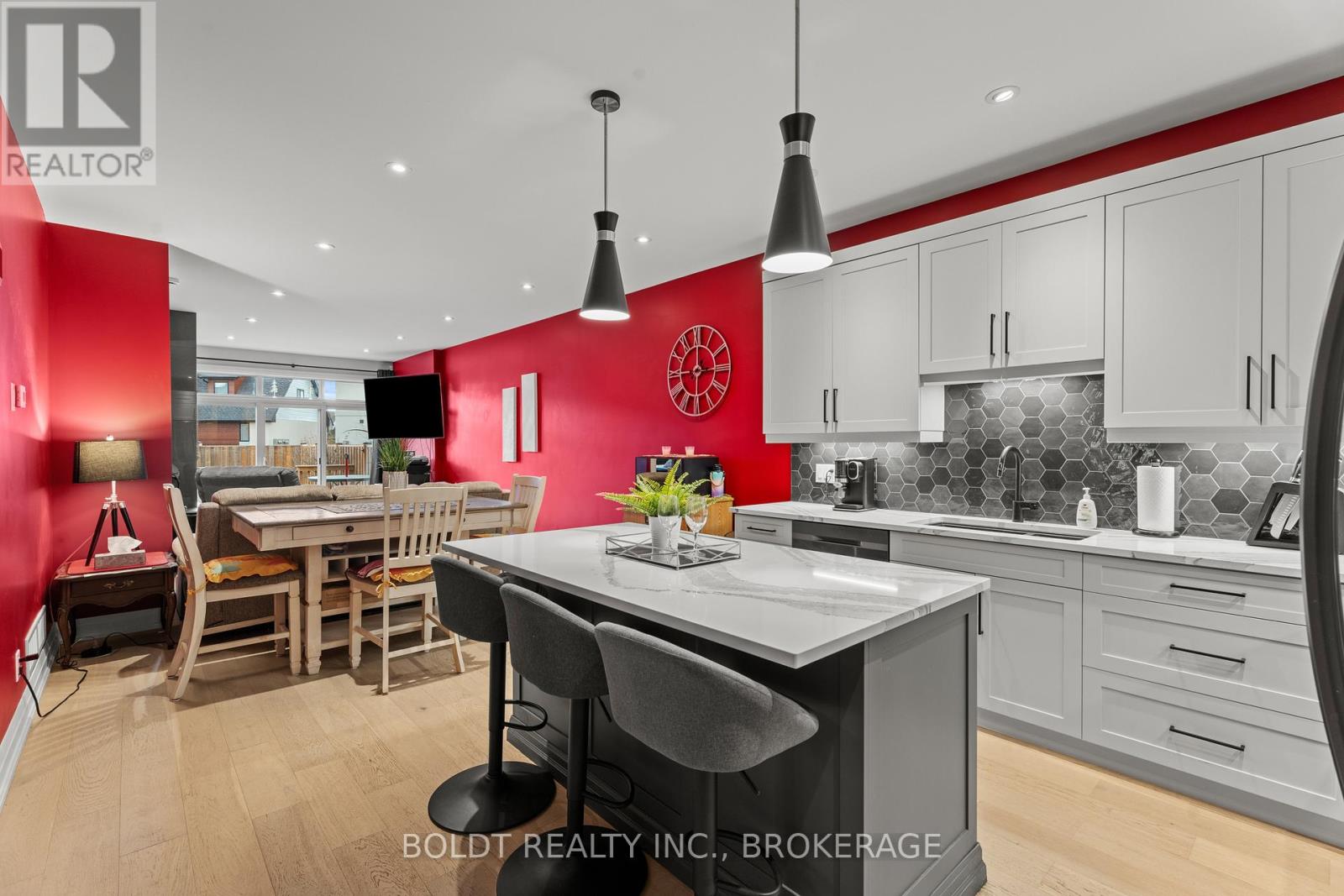 1074b Vansickle Road N, St. Catharines, Ontario  L2S 2X3 - Photo 16 - X12552460