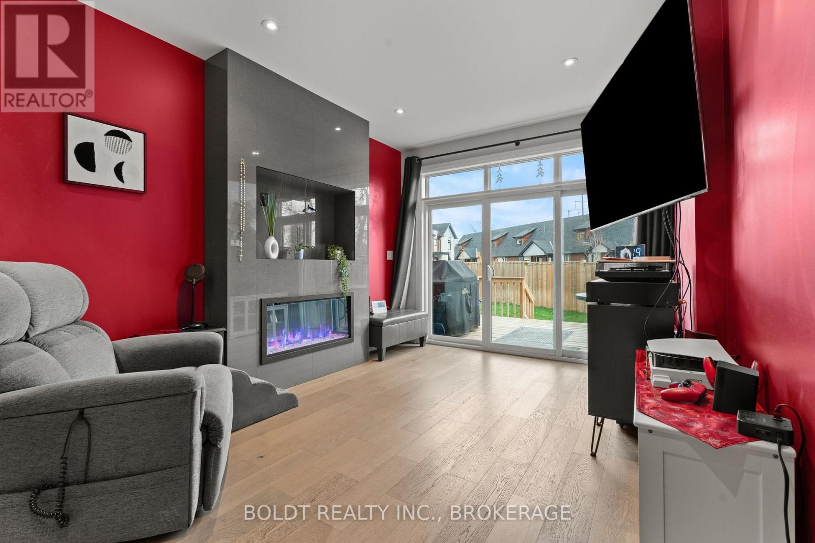 1074b Vansickle Road N, St. Catharines, Ontario  L2S 2X3 - Photo 18 - X12552460