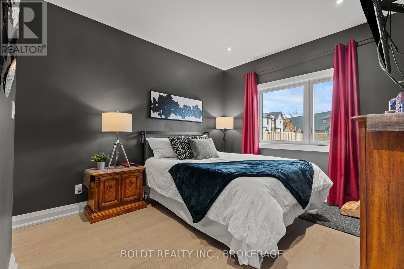 1074b Vansickle Road N, St. Catharines, Ontario  L2S 2X3 - Photo 21 - X12552460