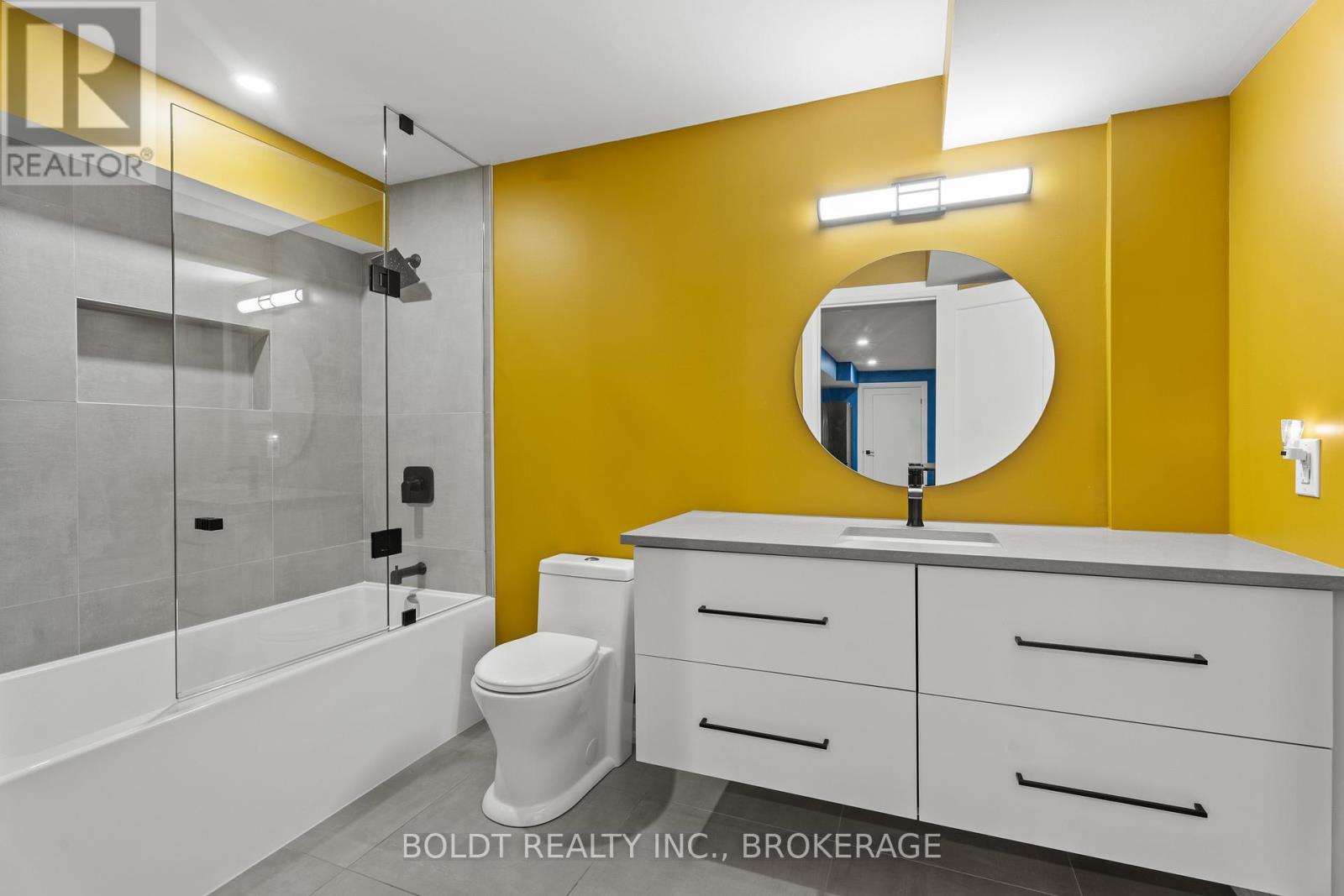 1074b Vansickle Road N, St. Catharines, Ontario  L2S 2X3 - Photo 34 - X12552460