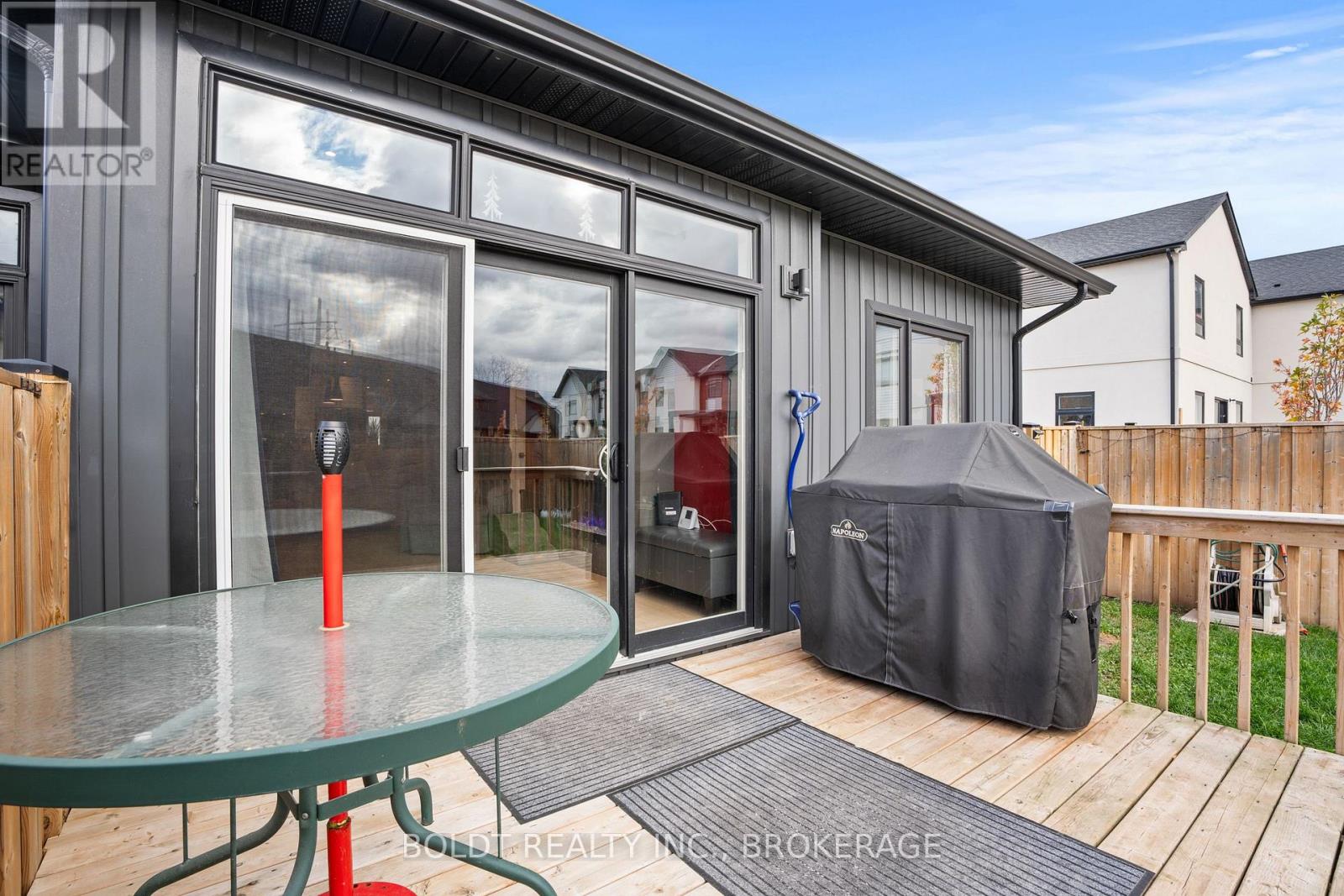 1074b Vansickle Road N, St. Catharines, Ontario  L2S 2X3 - Photo 36 - X12552460