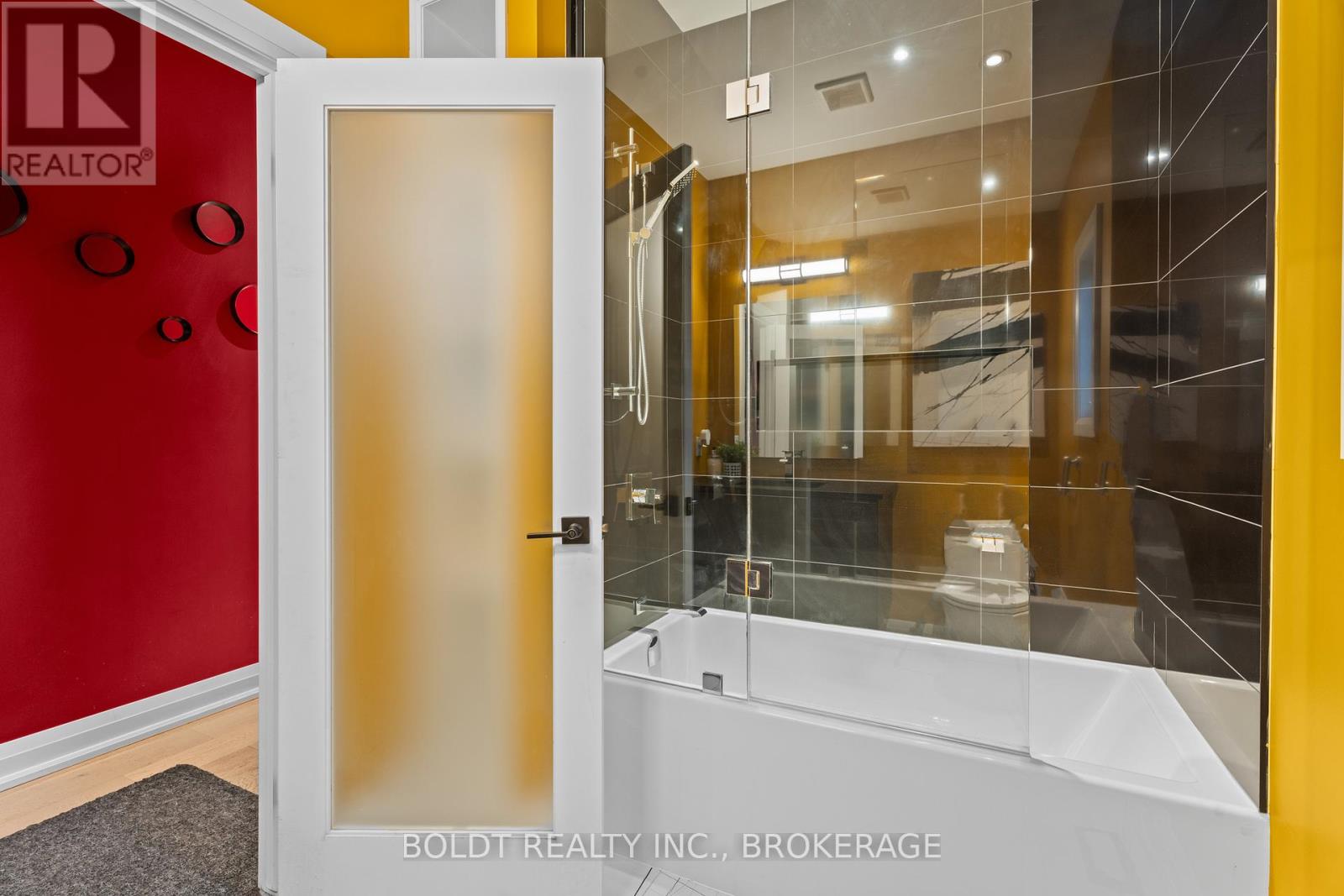 1074b Vansickle Road N, St. Catharines, Ontario  L2S 2X3 - Photo 8 - X12552460