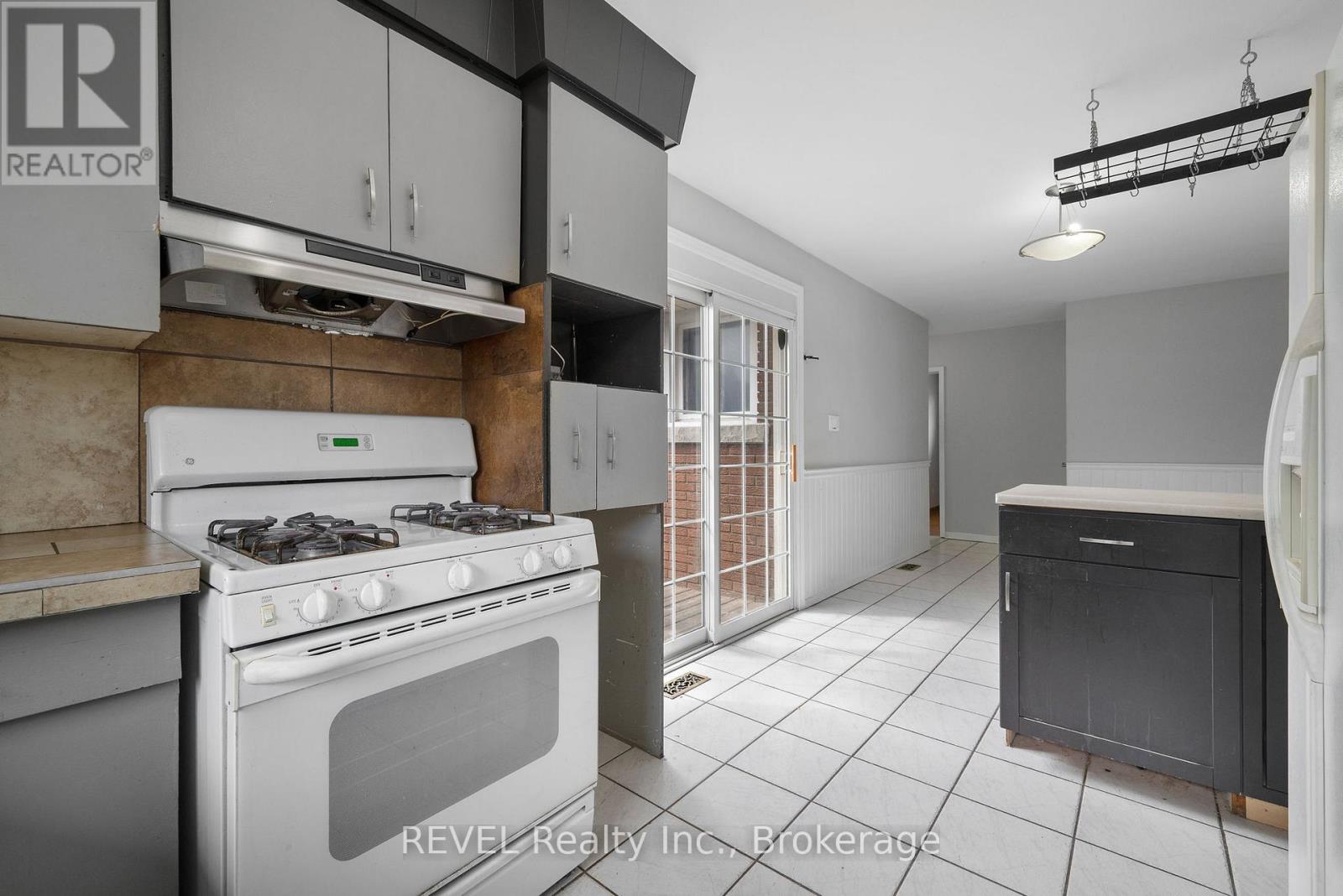 167 Wellington Street, Welland, Ontario  L3B 3N2 - Photo 15 - X12552828