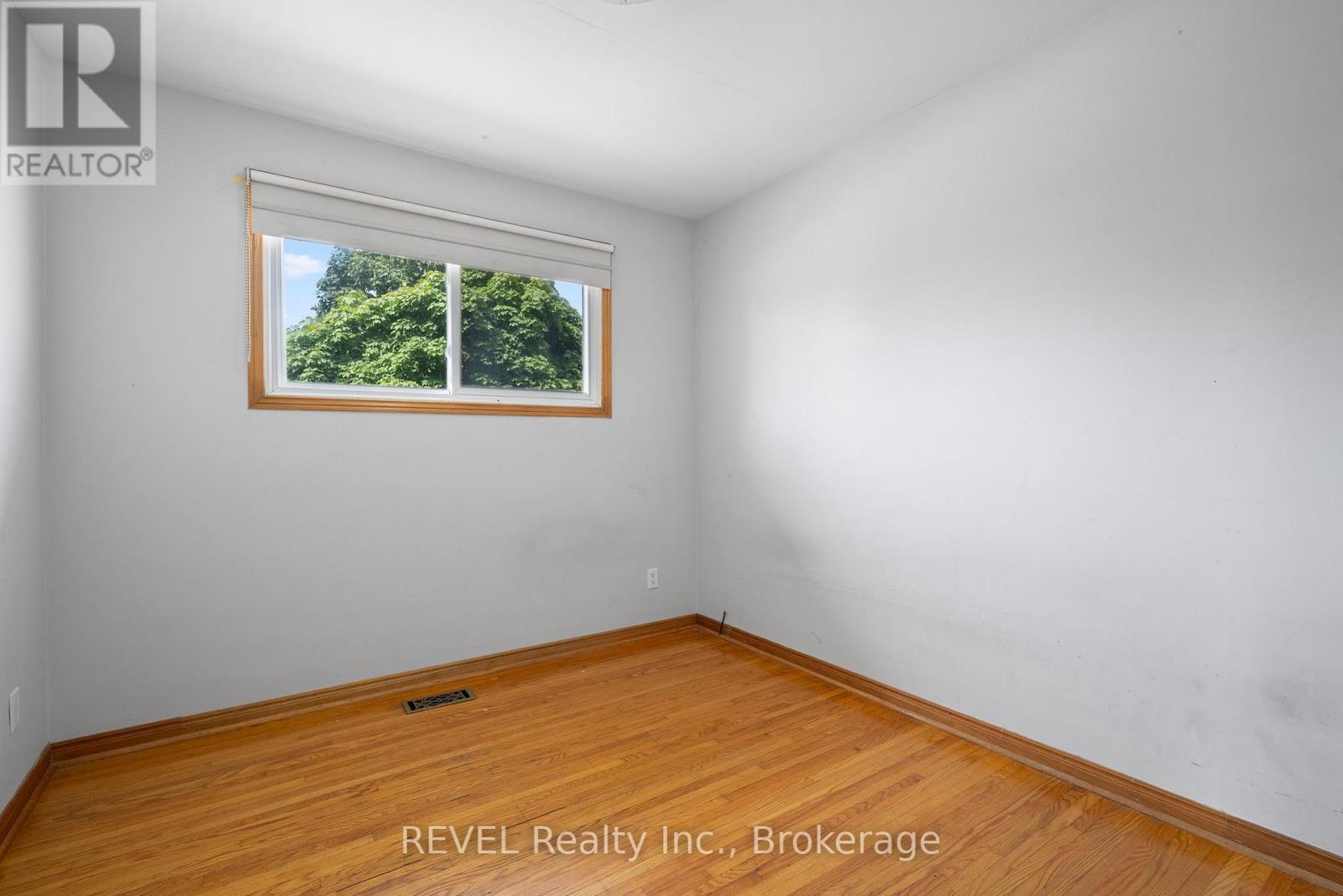 167 Wellington Street, Welland, Ontario  L3B 3N2 - Photo 21 - X12552828