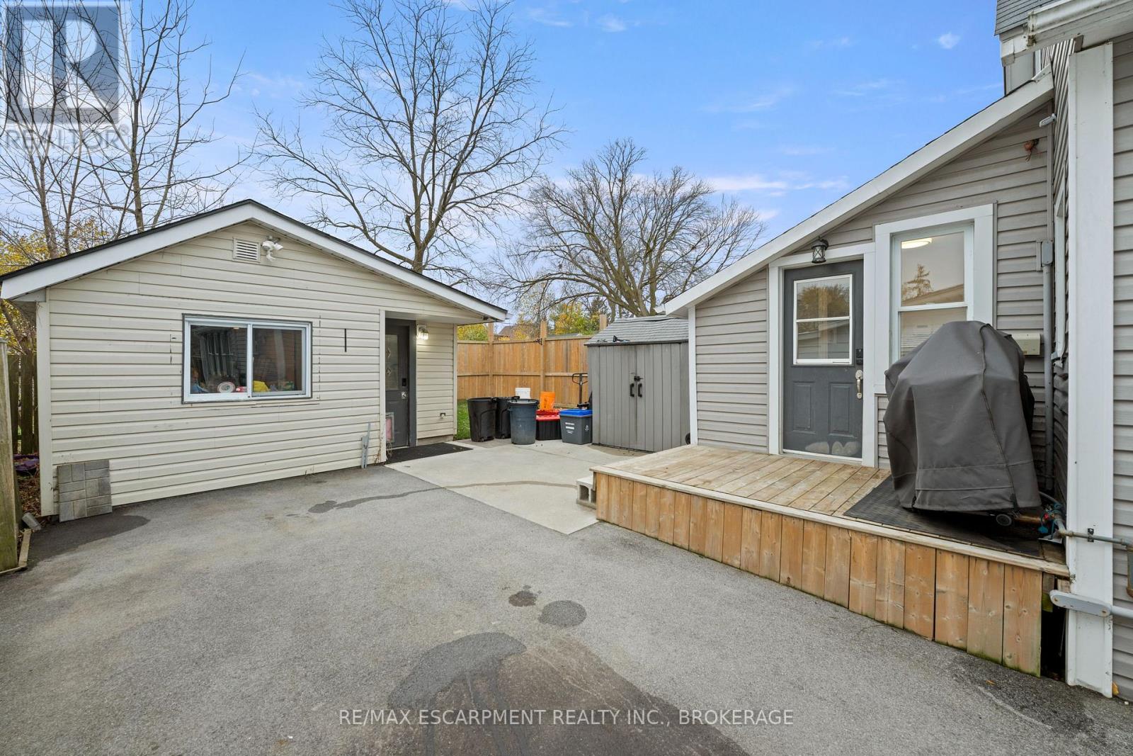 15 Phipps Street, Fort Erie, Ontario  L2A 2V1 - Photo 9 - X12553516