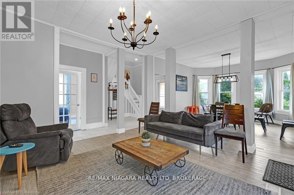 4599 Armoury Street, Niagara Falls, Ontario  L2E 1S5 - Photo 5 - X12554464