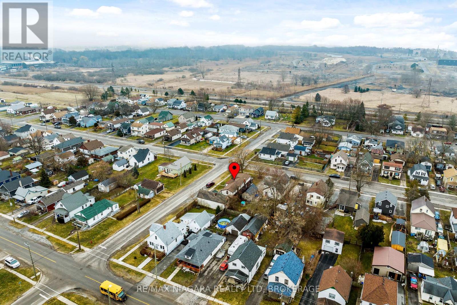 48 Johnston Street, Port Colborne, Ontario  L3K 1G6 - Photo 10 - X12556364