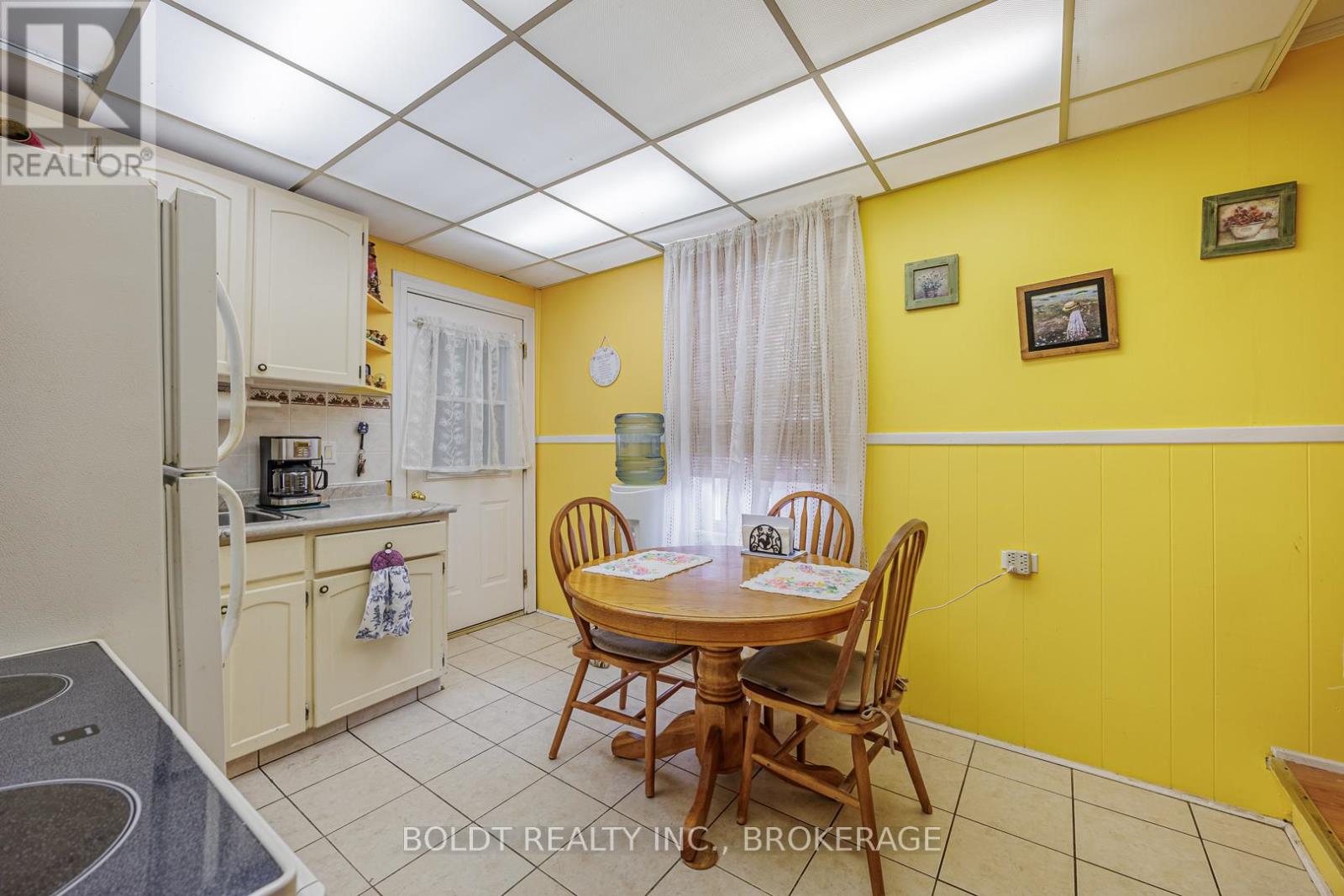 66 Chapel Street N, Thorold, Ontario  L2V 2E6 - Photo 10 - X12556582