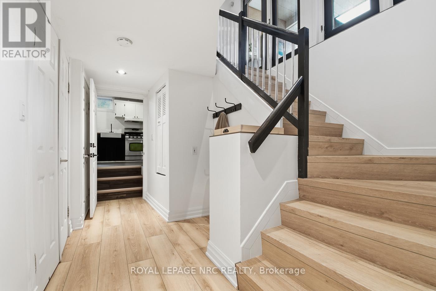 12 Fuller Crescent, Thorold, Ontario  L2V 4B9 - Photo 33 - X12557586