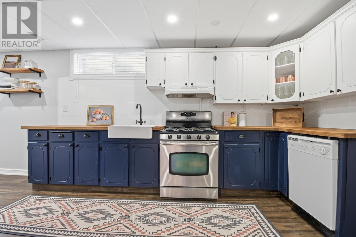 12 Fuller Crescent, Thorold, Ontario  L2V 4B9 - Photo 35 - X12557586