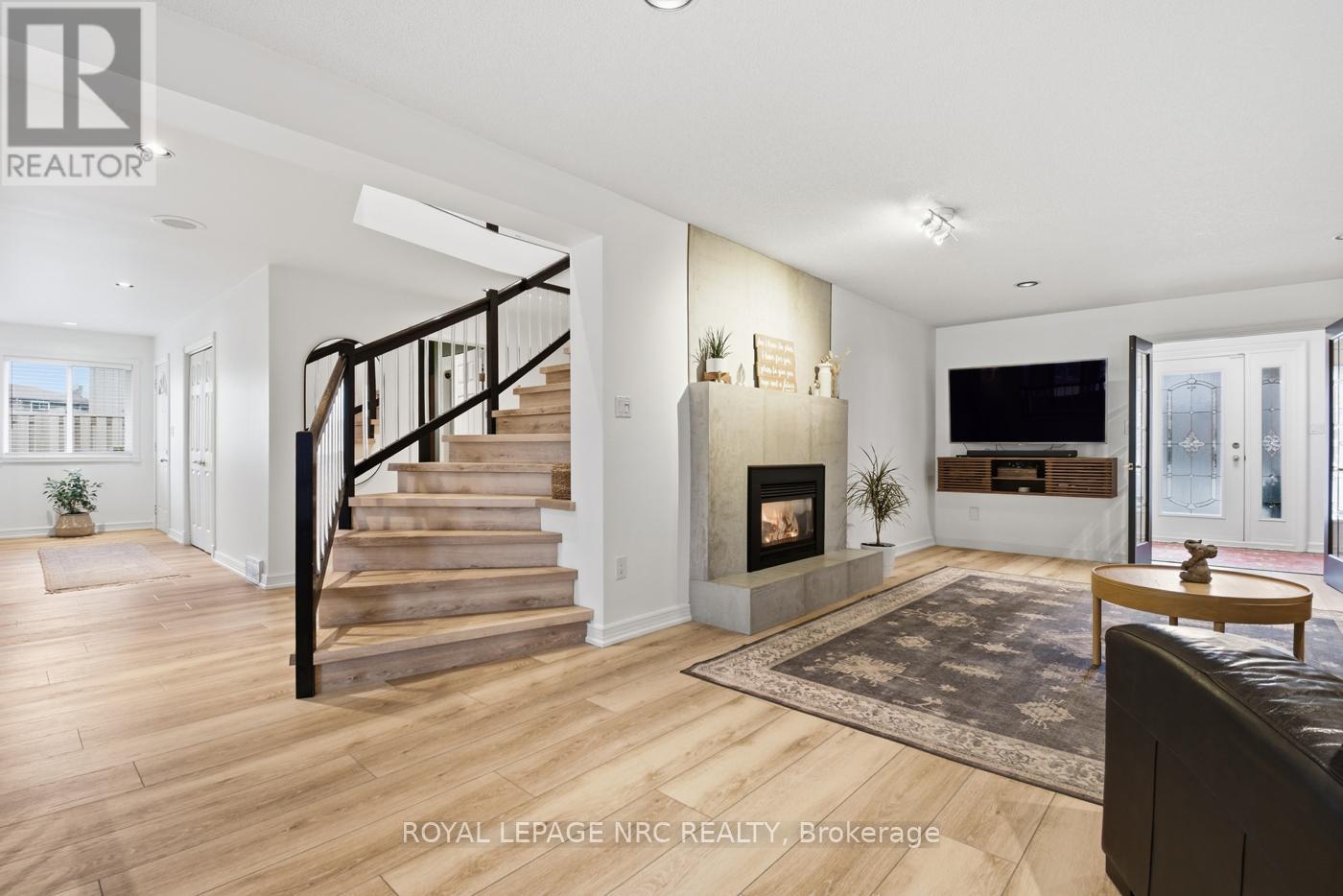 12 Fuller Crescent, Thorold, Ontario  L2V 4B9 - Photo 8 - X12557586