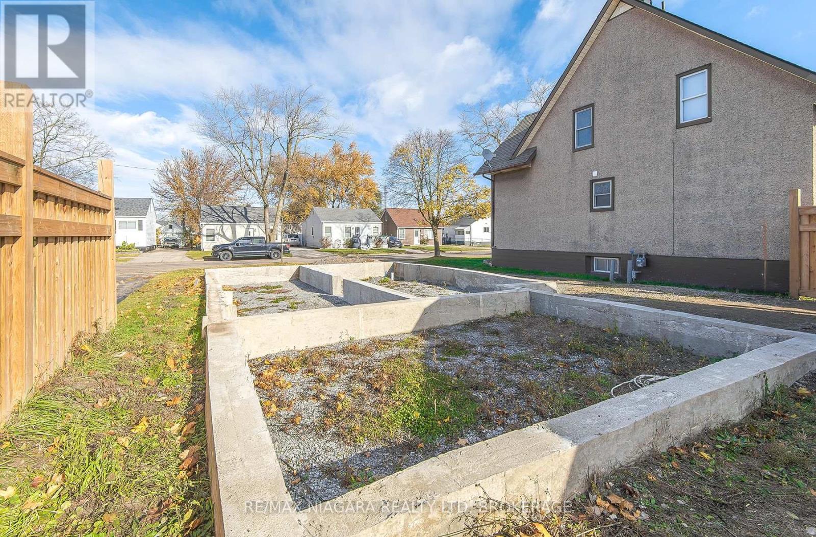 397 Gatfield Avenue, Welland, Ontario  L3B 5B1 - Photo 3 - X12557976