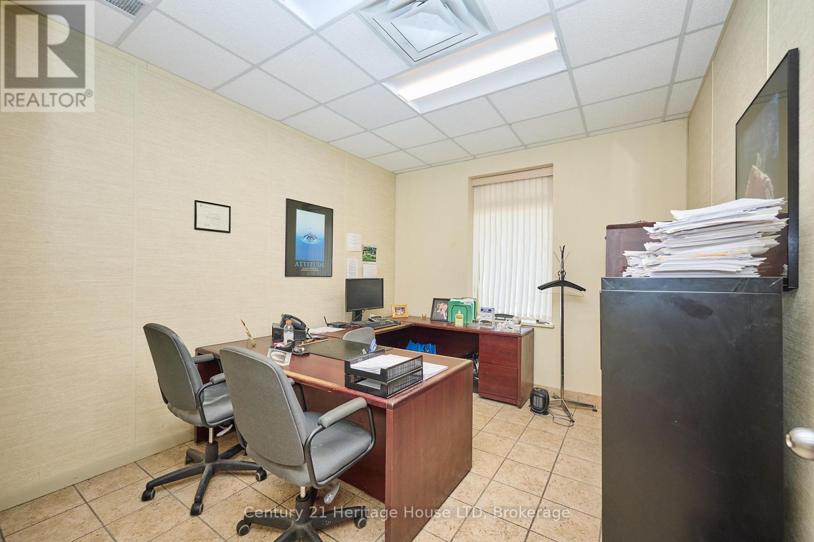 1767 Pettit Road N, Fort Erie, Ontario  L2A 5M4 - Photo 14 - X12559578