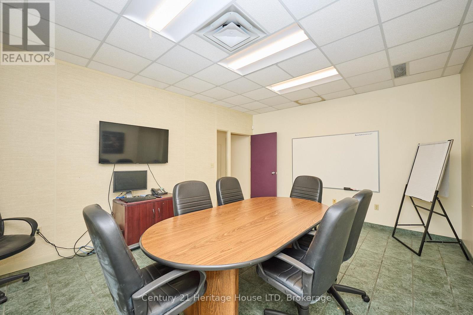 1767 Pettit Road N, Fort Erie, Ontario  L2A 5M4 - Photo 16 - X12559578