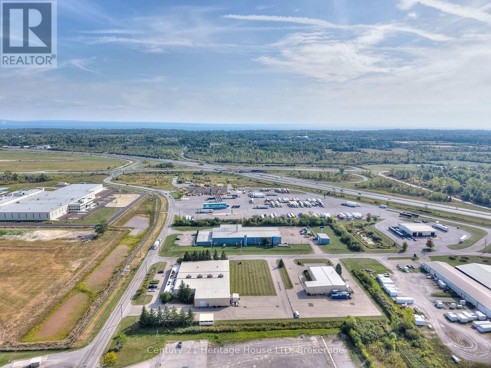 1767 Pettit Road N, Fort Erie, Ontario  L2A 5M4 - Photo 3 - X12559578